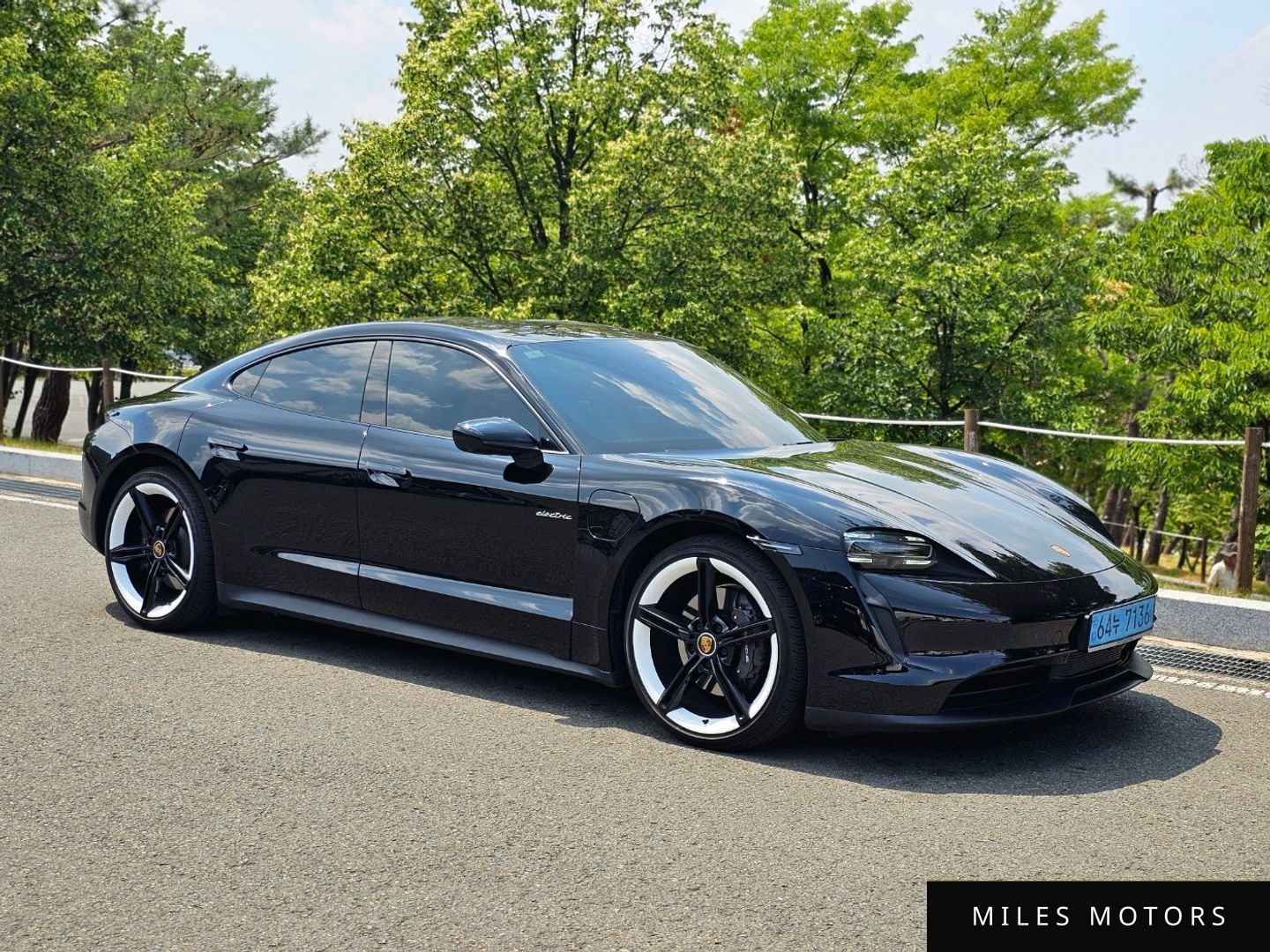 Porsche 타이칸 2022 — миниатюра 6