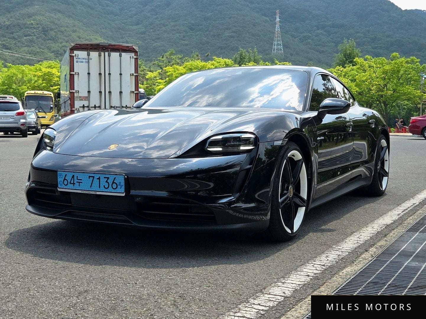 Porsche 타이칸 2022 — миниатюра 7