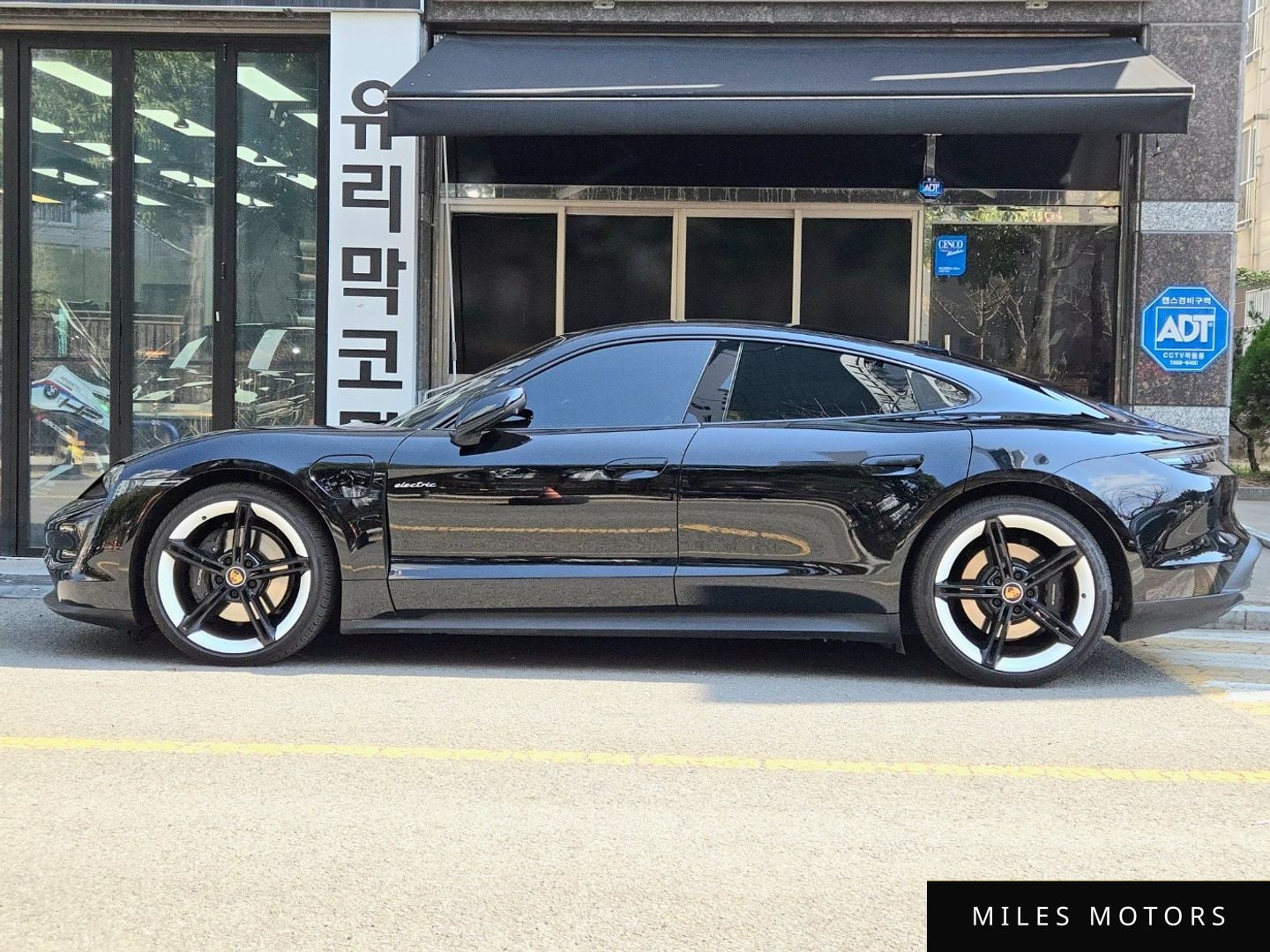 Porsche 타이칸 2022 — миниатюра 9