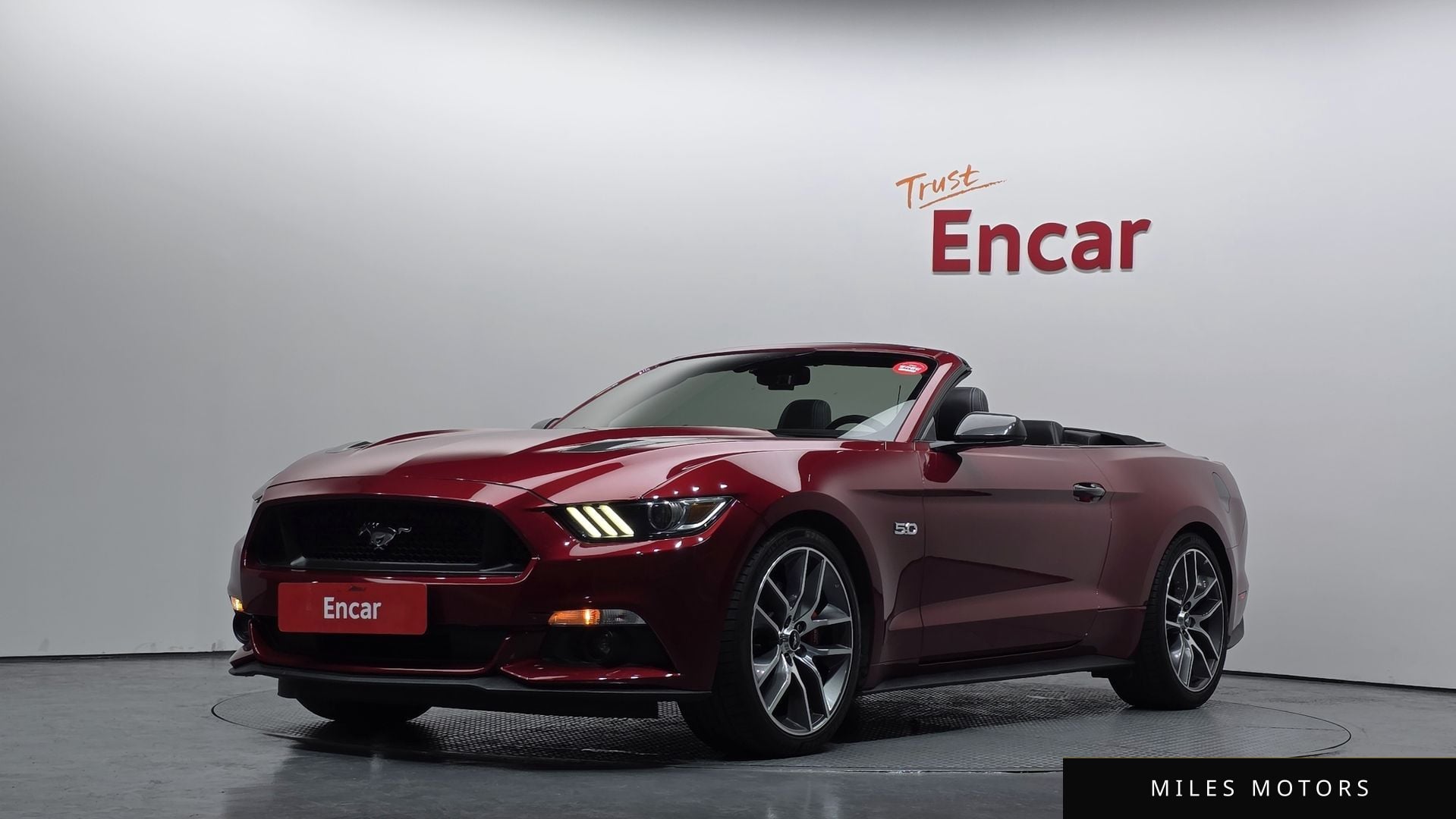 Ford Mustang 2017 — фото 1 из 12