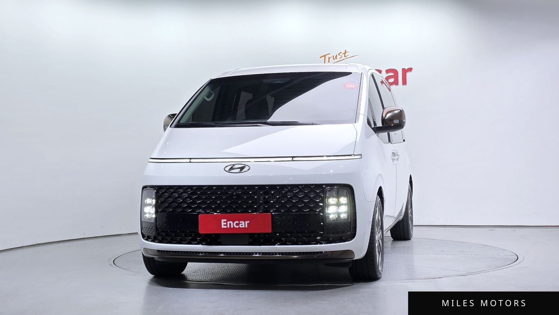 Hyundai Staria 2024 — миниатюра 3
