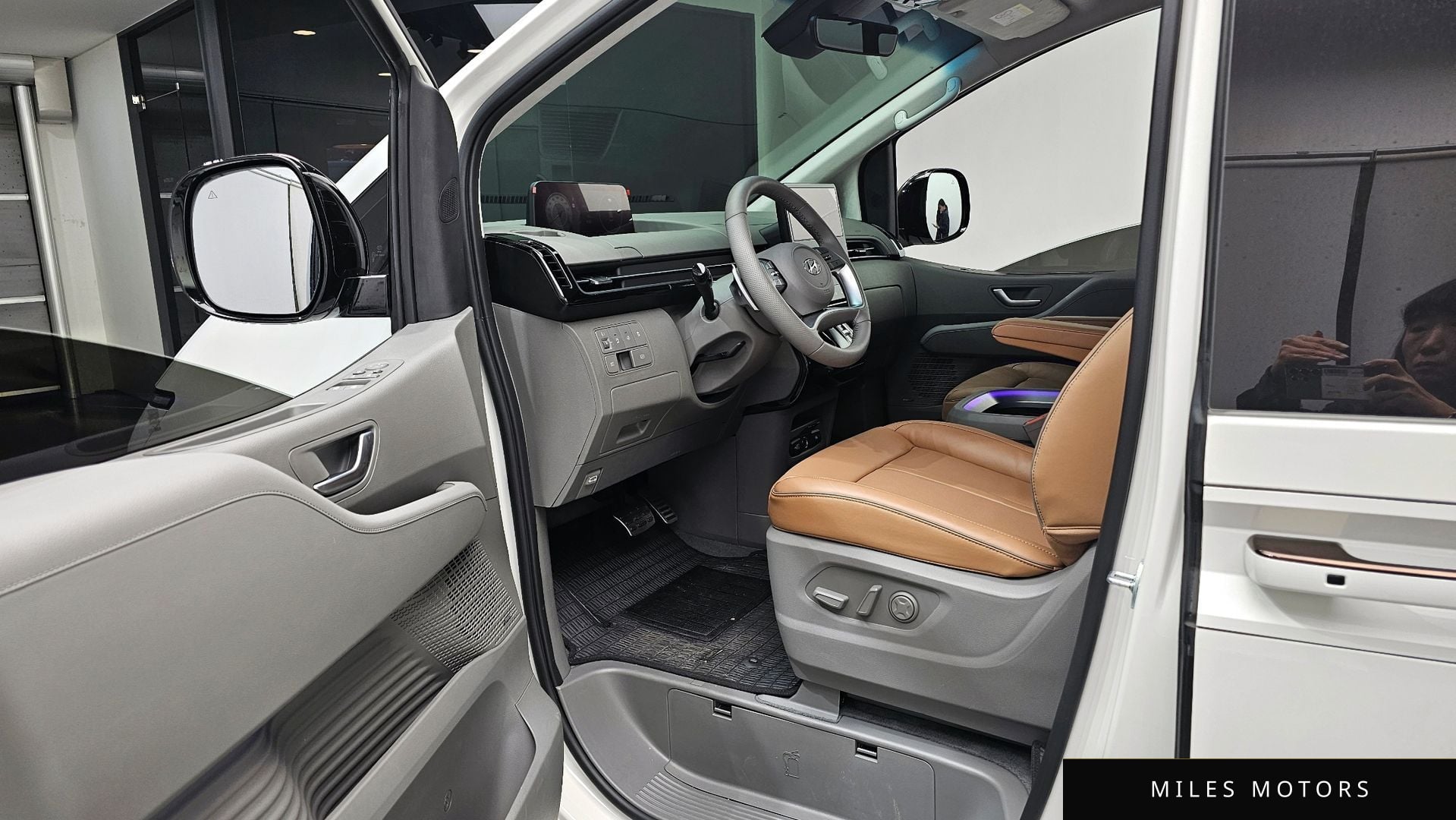 Hyundai Staria 2024 — миниатюра 10