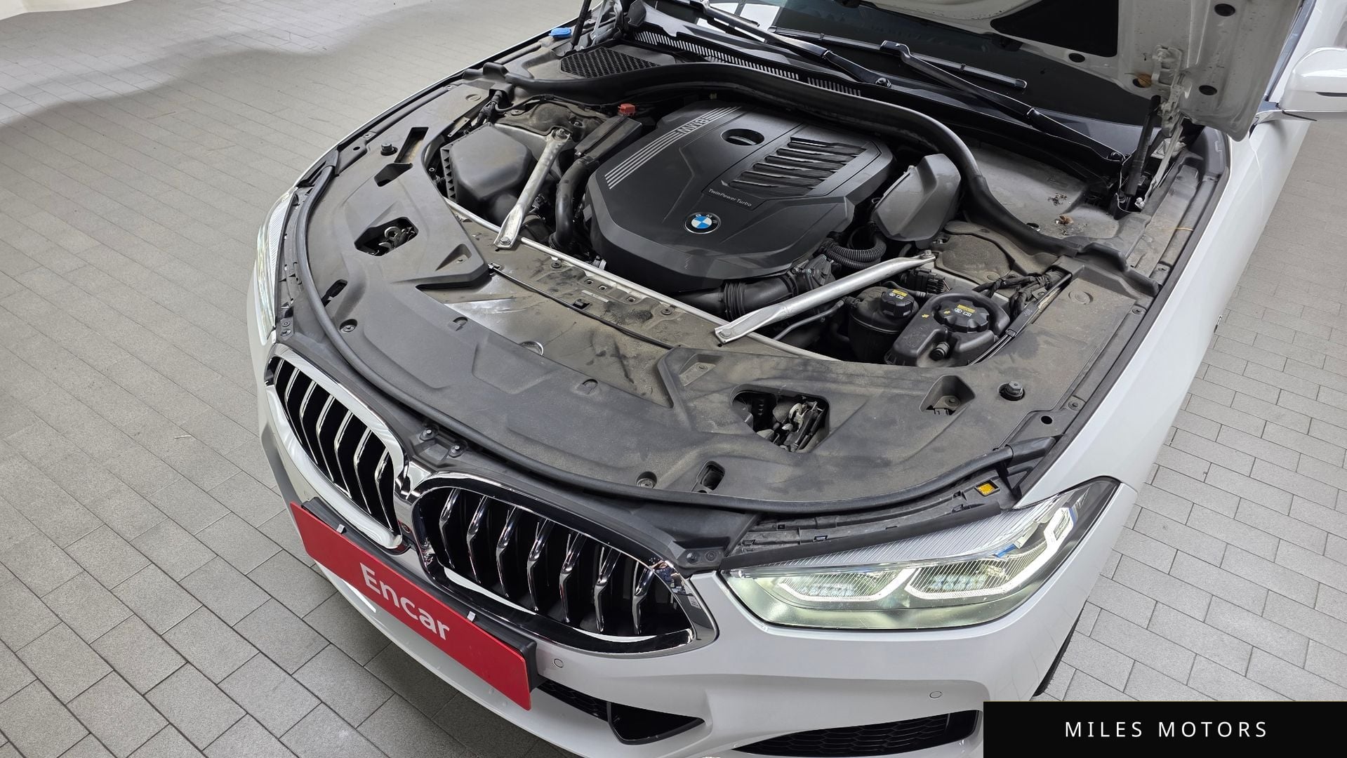 BMW 8시리즈 (G15) 2022 — миниатюра 6