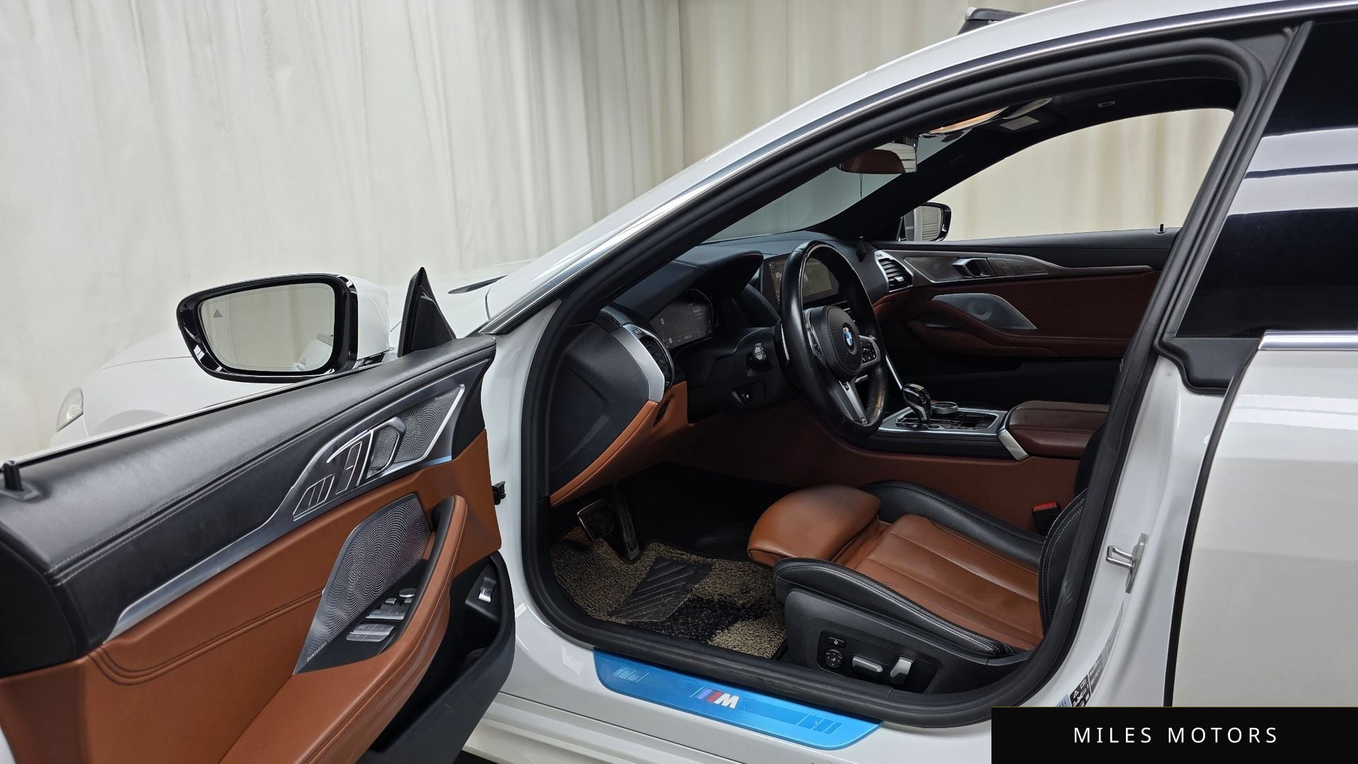 BMW 8시리즈 (G15) 2022 — миниатюра 12