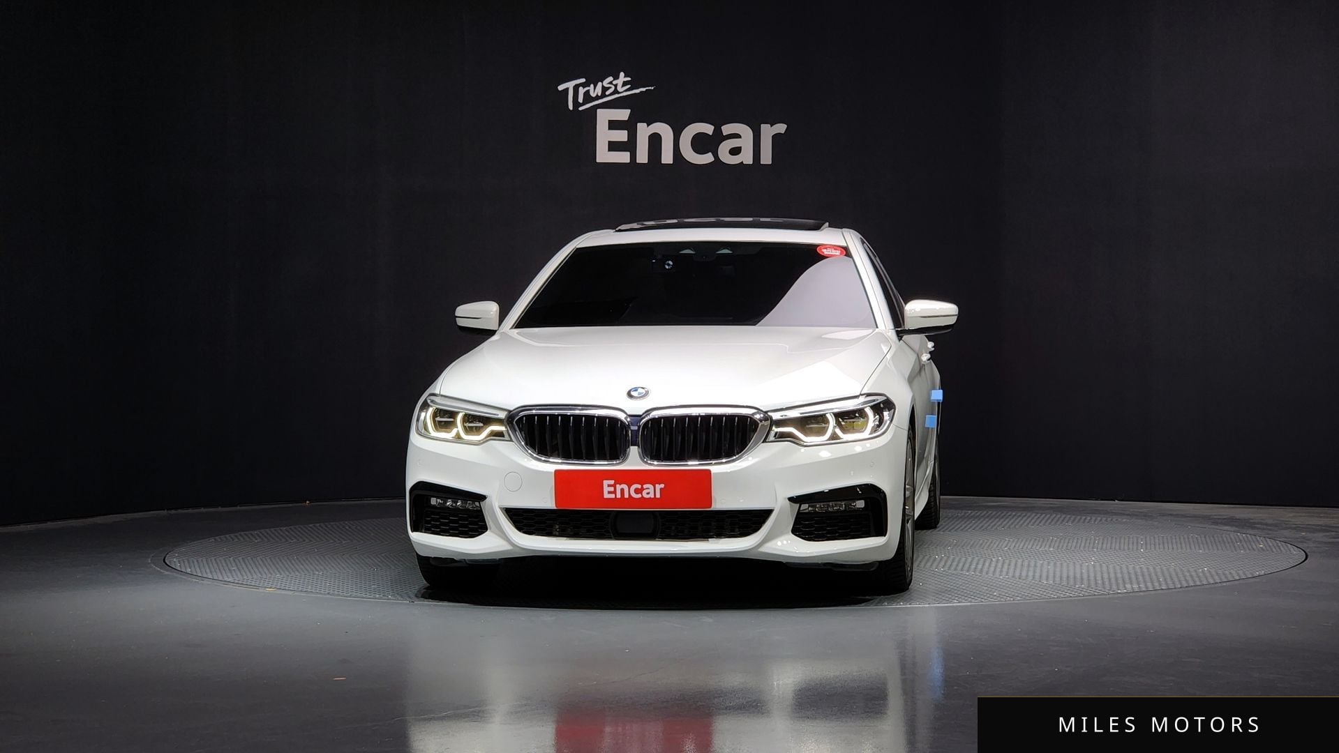 BMW 5 Series (G30) 2017 — миниатюра 3