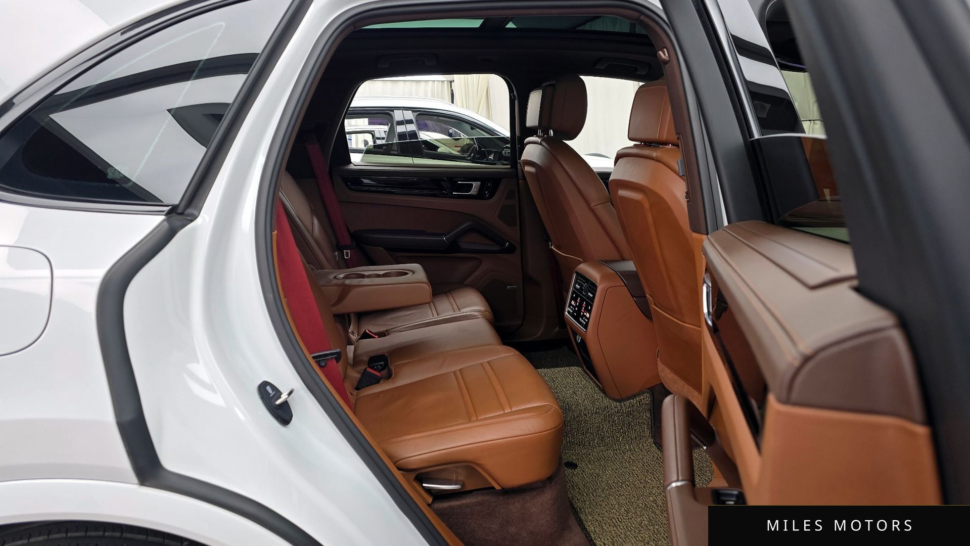 Porsche Cayenne 2020 — миниатюра 12