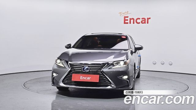 Лексус ES300h 2018 — миниатюра 3