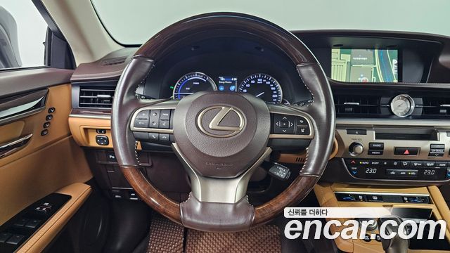 Лексус ES300h 2018 — миниатюра 16