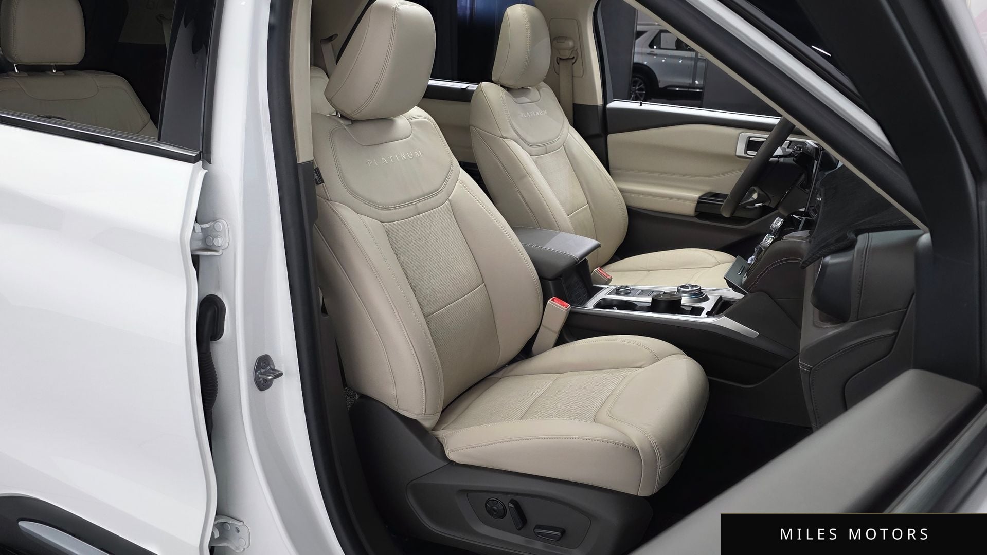 Ford Explorer 2022 — миниатюра 10