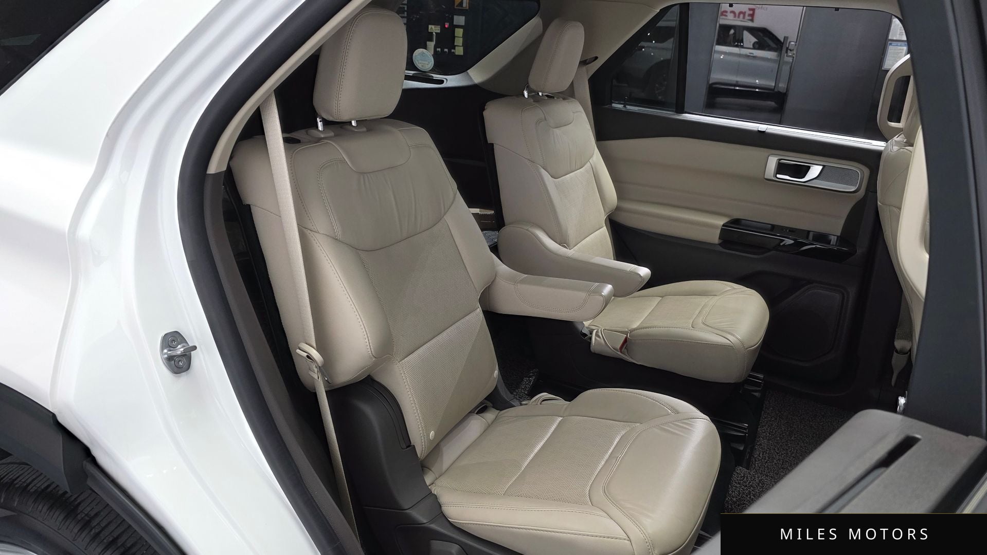 Ford Explorer 2022 — миниатюра 12
