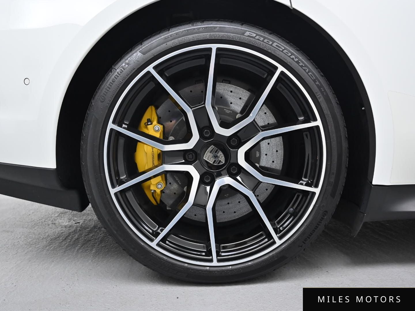 Porsche Taycan 2025 — миниатюра 5