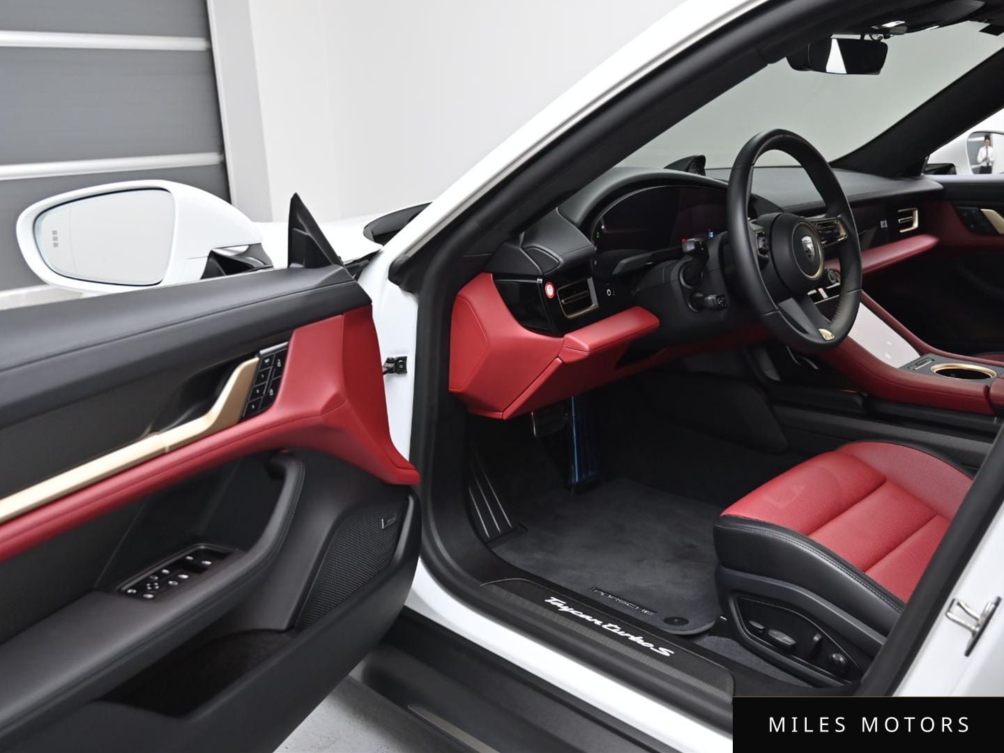 Porsche Taycan 2025 — миниатюра 11