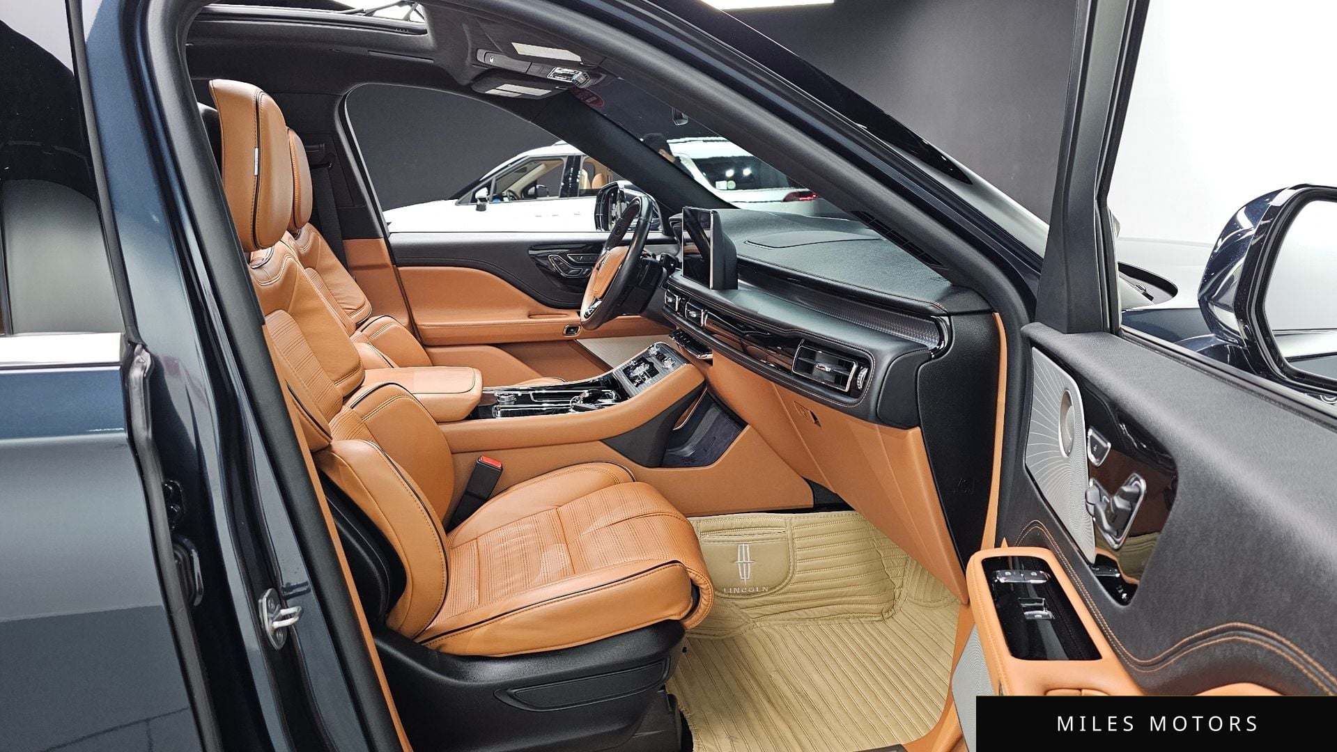 Lincoln Aviator 2022 — миниатюра 10