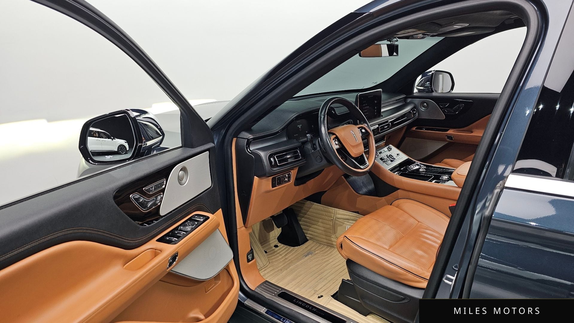 Lincoln Aviator 2022 — миниатюра 11