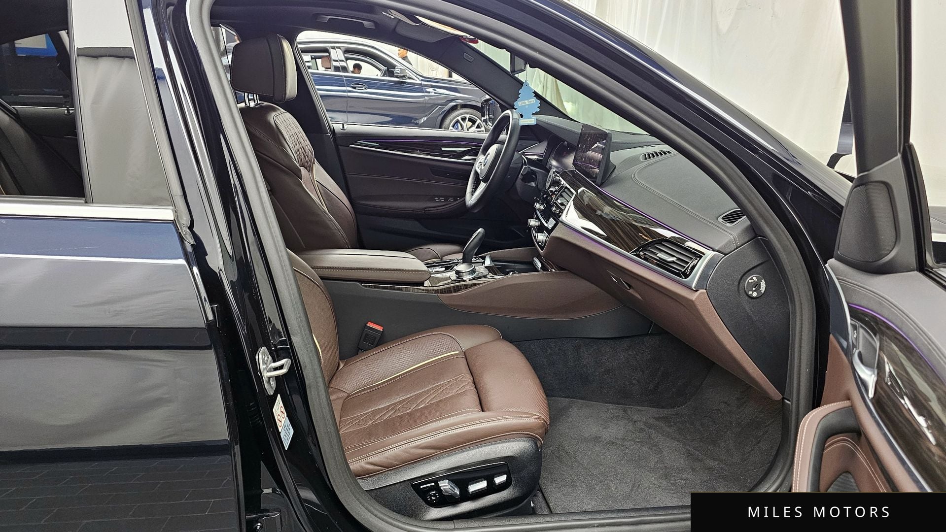 BMW 5 Series (G30) 2022 — миниатюра 11