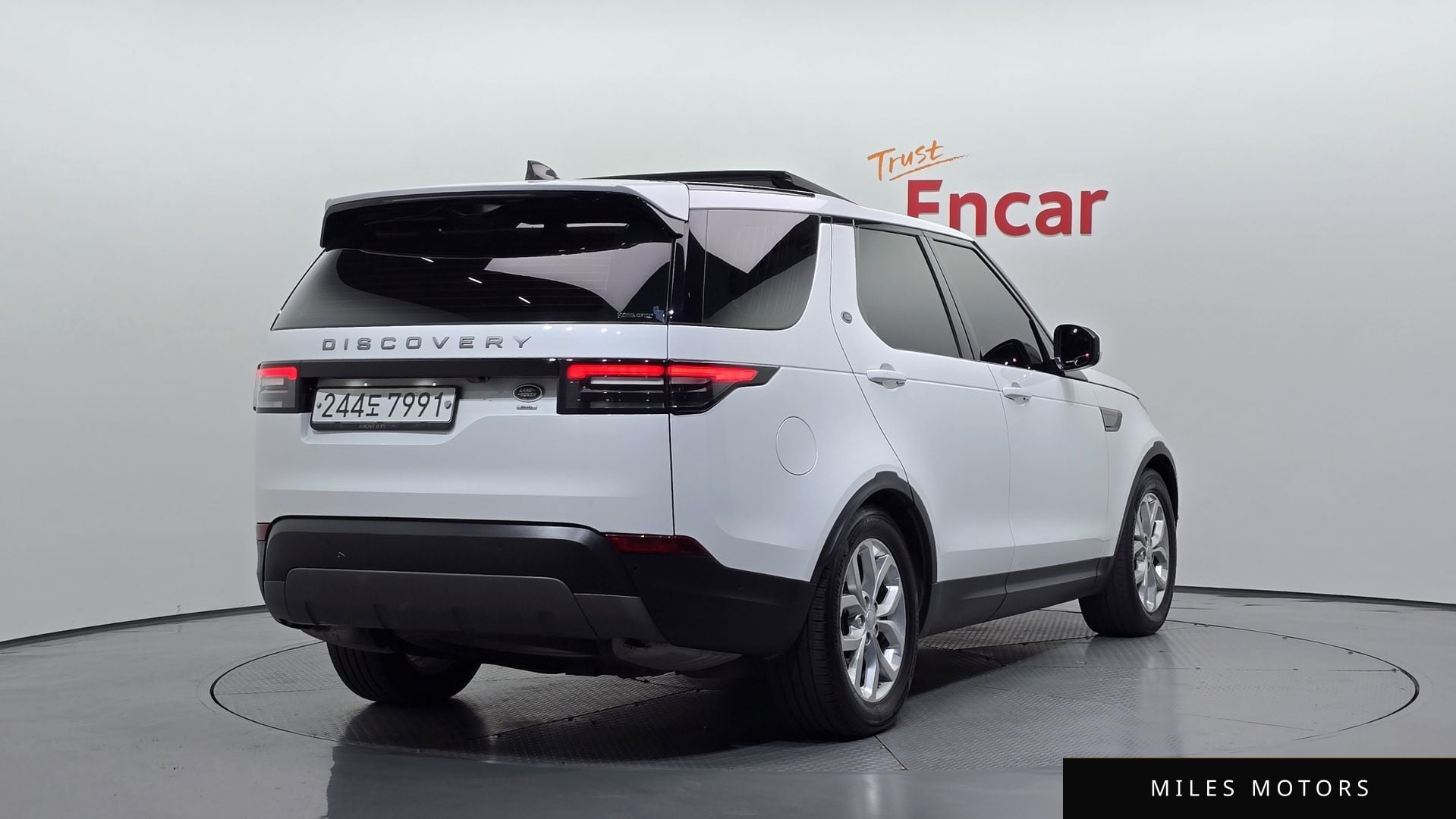 Land Rover Discovery 2019 — миниатюра 2