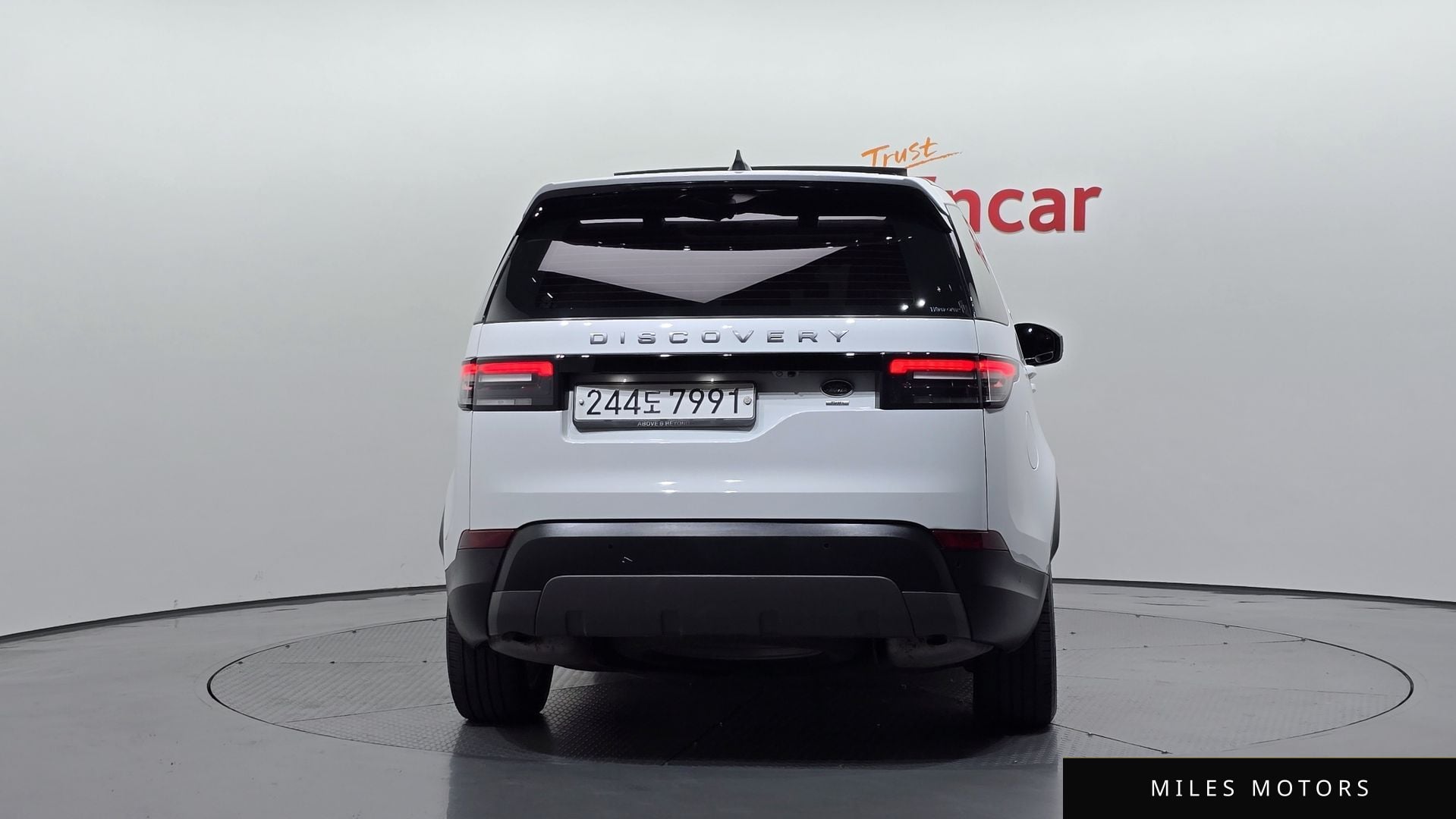 Land Rover Discovery 2019 — миниатюра 4