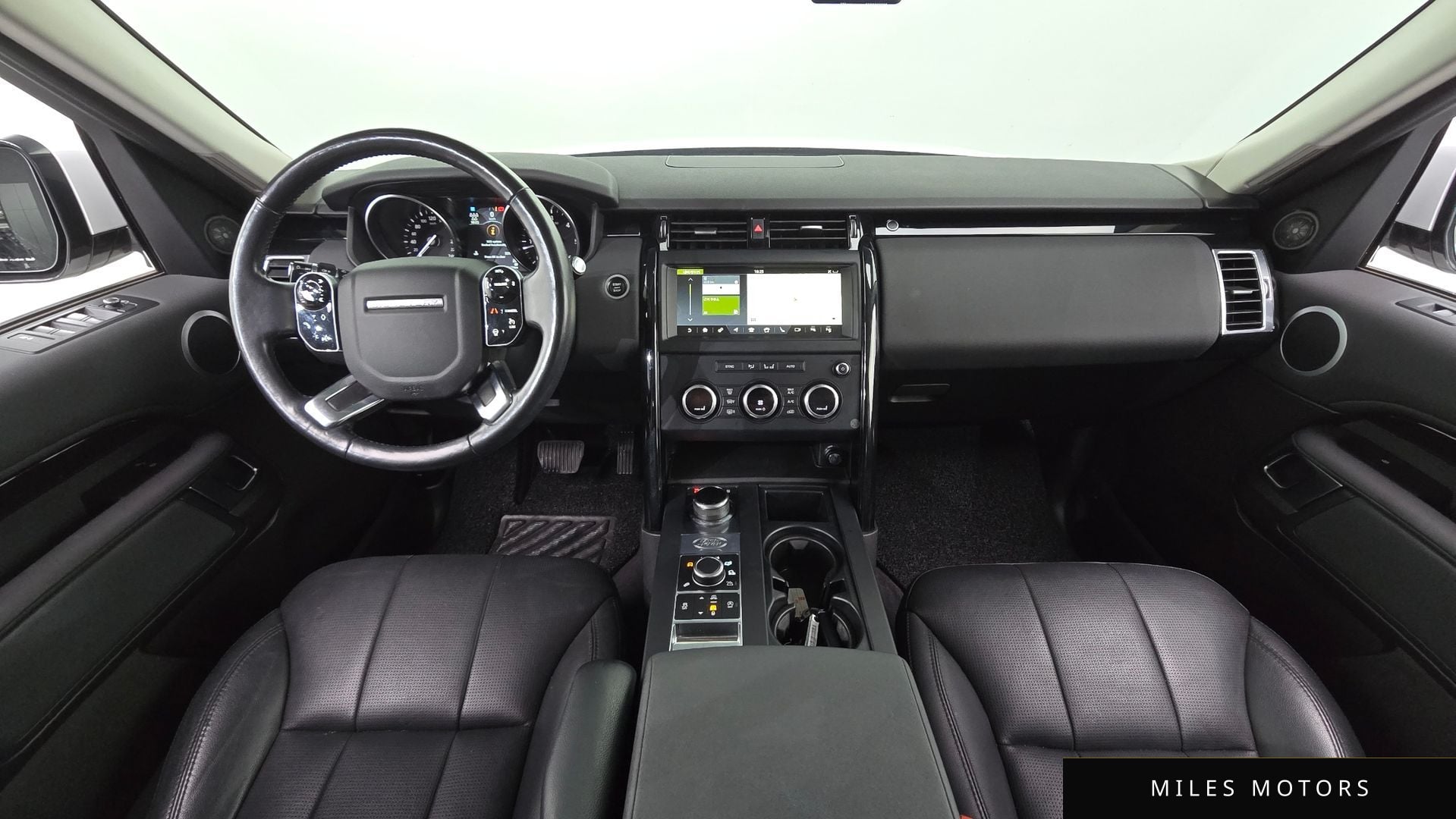 Land Rover Discovery 2019 — миниатюра 7