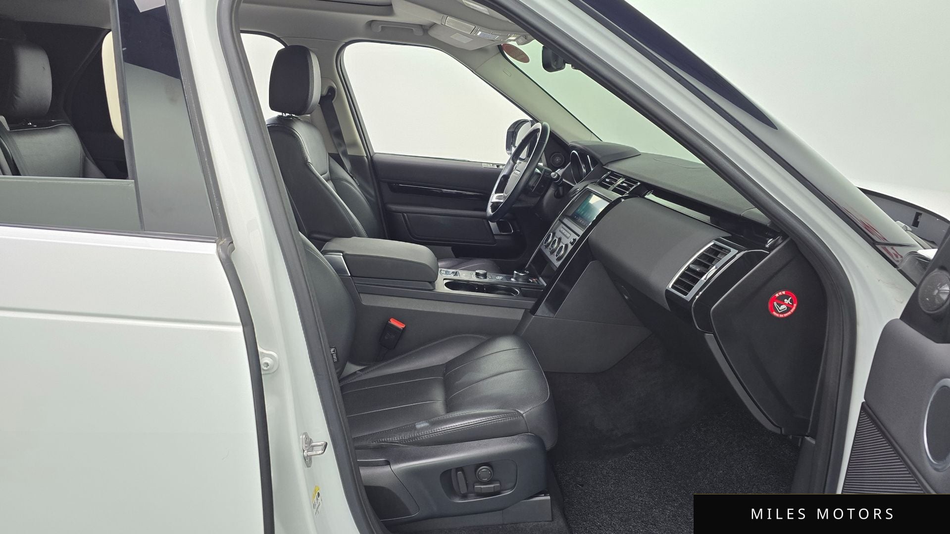 Land Rover Discovery 2019 — миниатюра 11