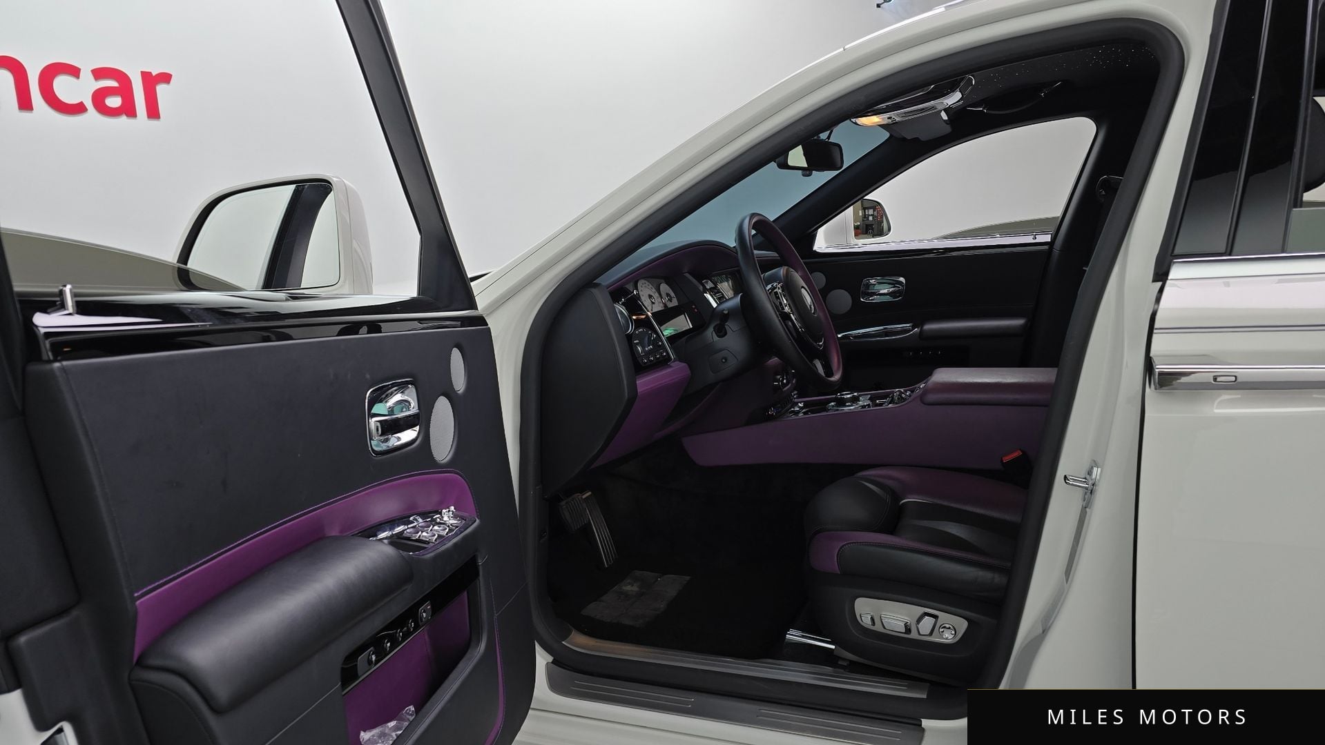 Rolls-Royce 고스트 2020 — миниатюра 10