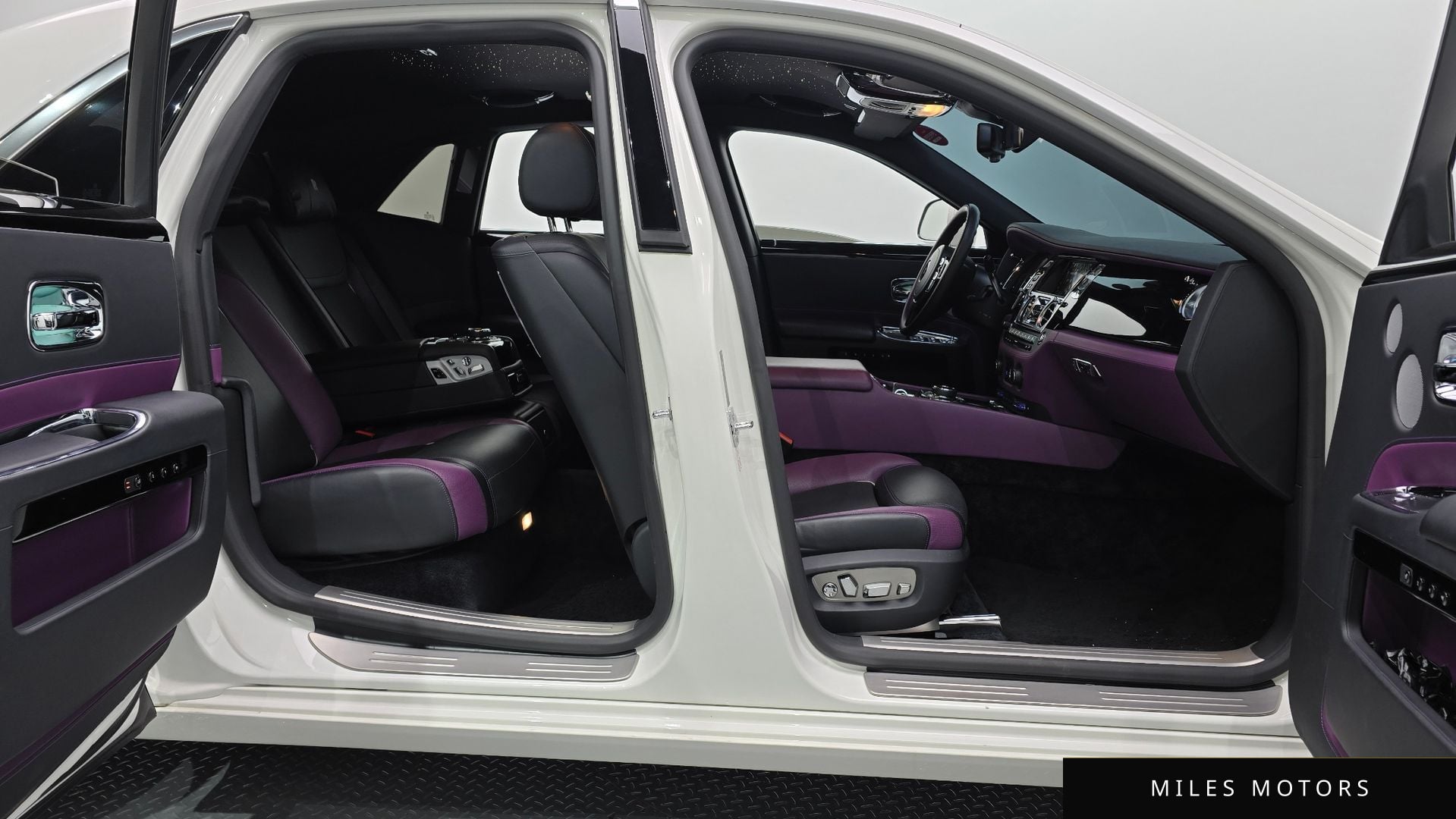 Rolls-Royce 고스트 2020 — миниатюра 11