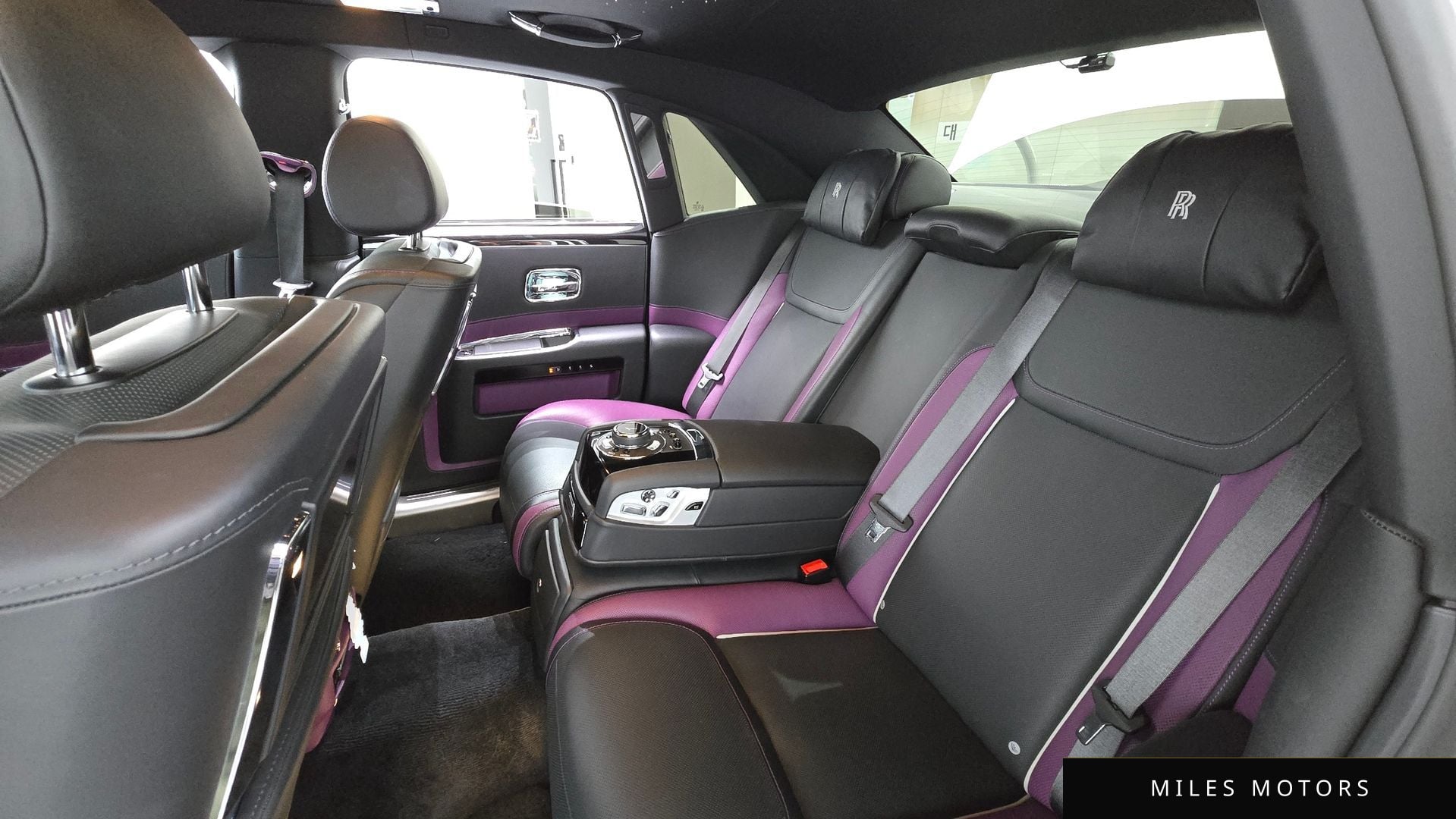 Rolls-Royce 고스트 2020 — миниатюра 12