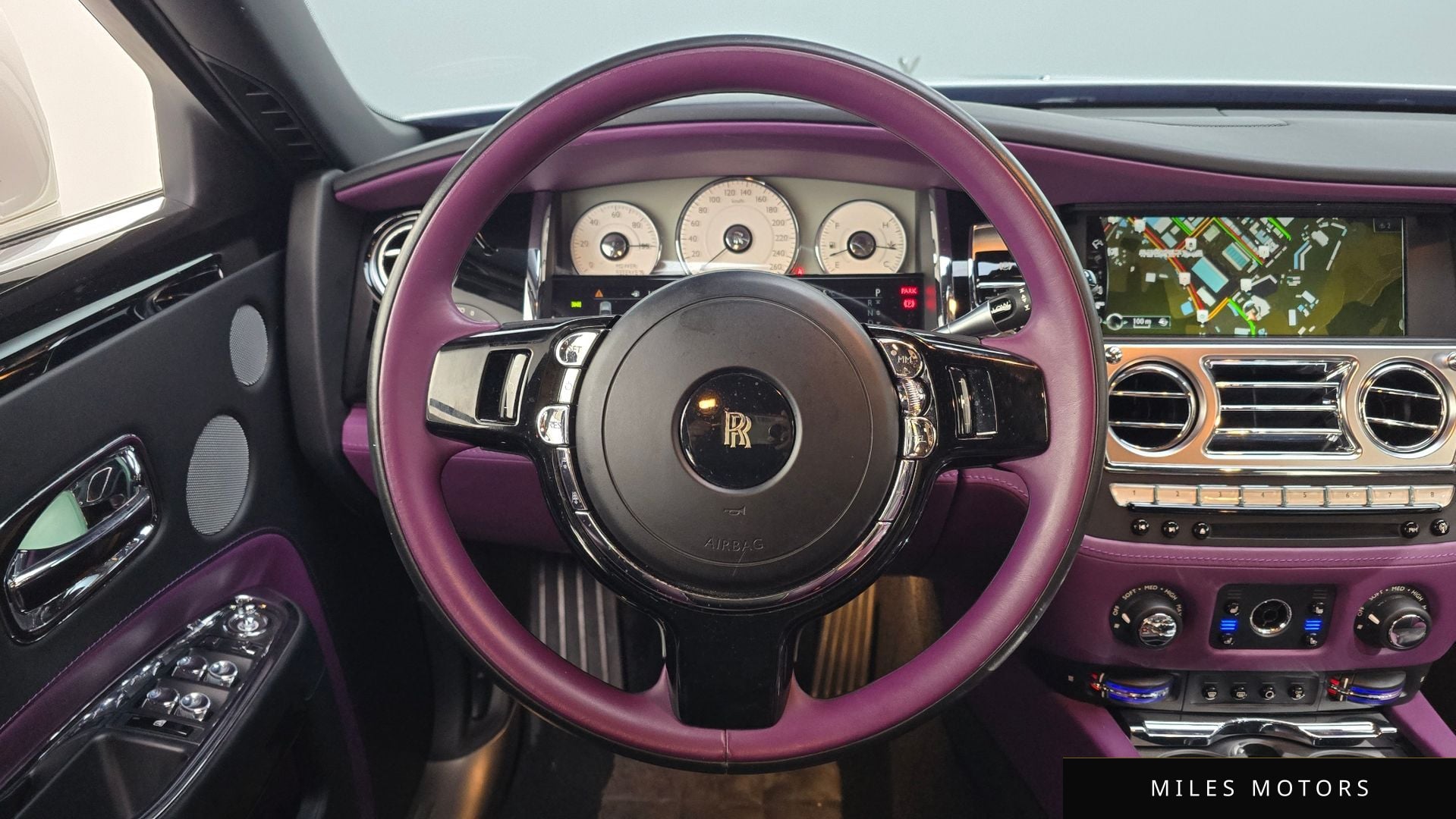 Rolls-Royce 고스트 2020 — миниатюра 13