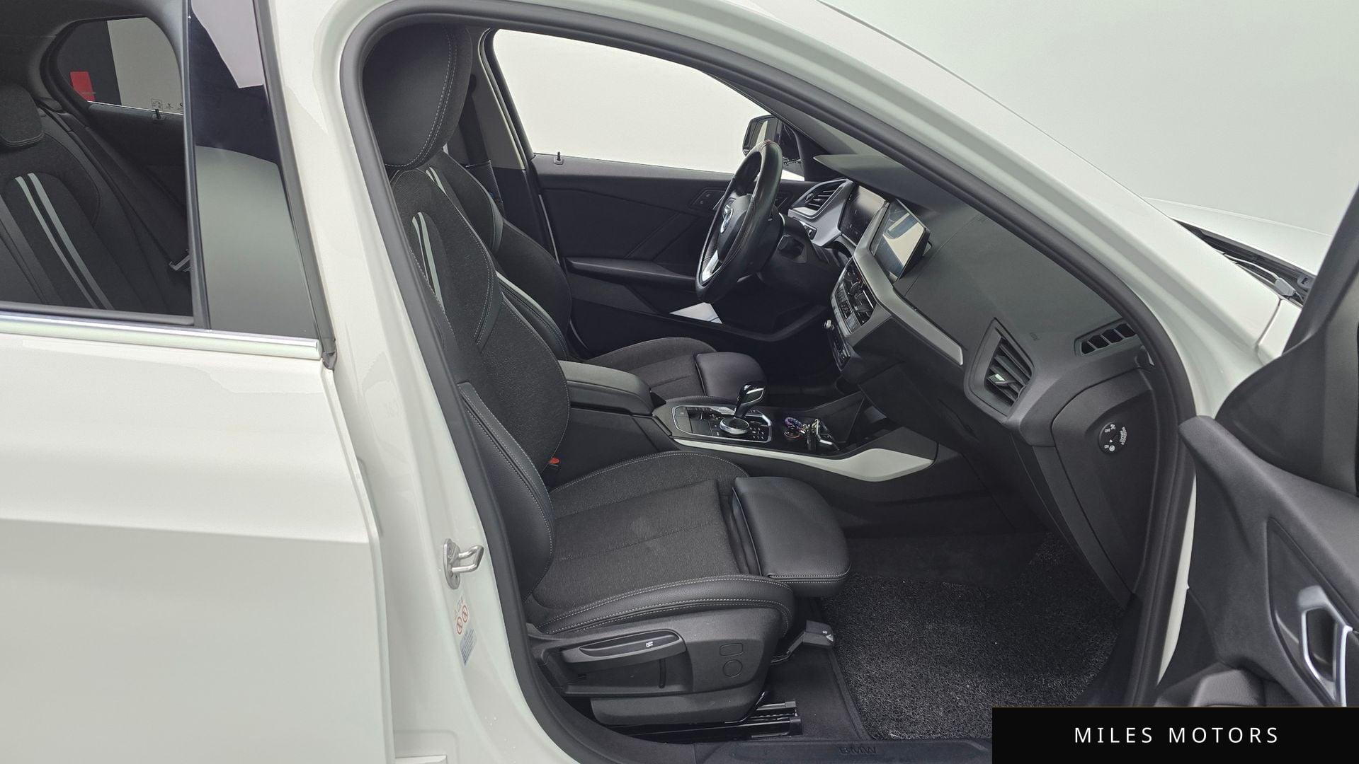 BMW 1 Series (F40) 2021 — миниатюра 11