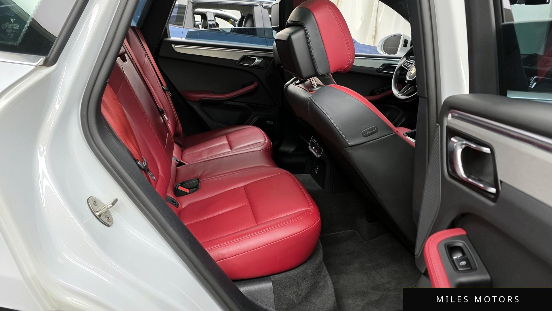 Porsche 마칸 2023 — миниатюра 12