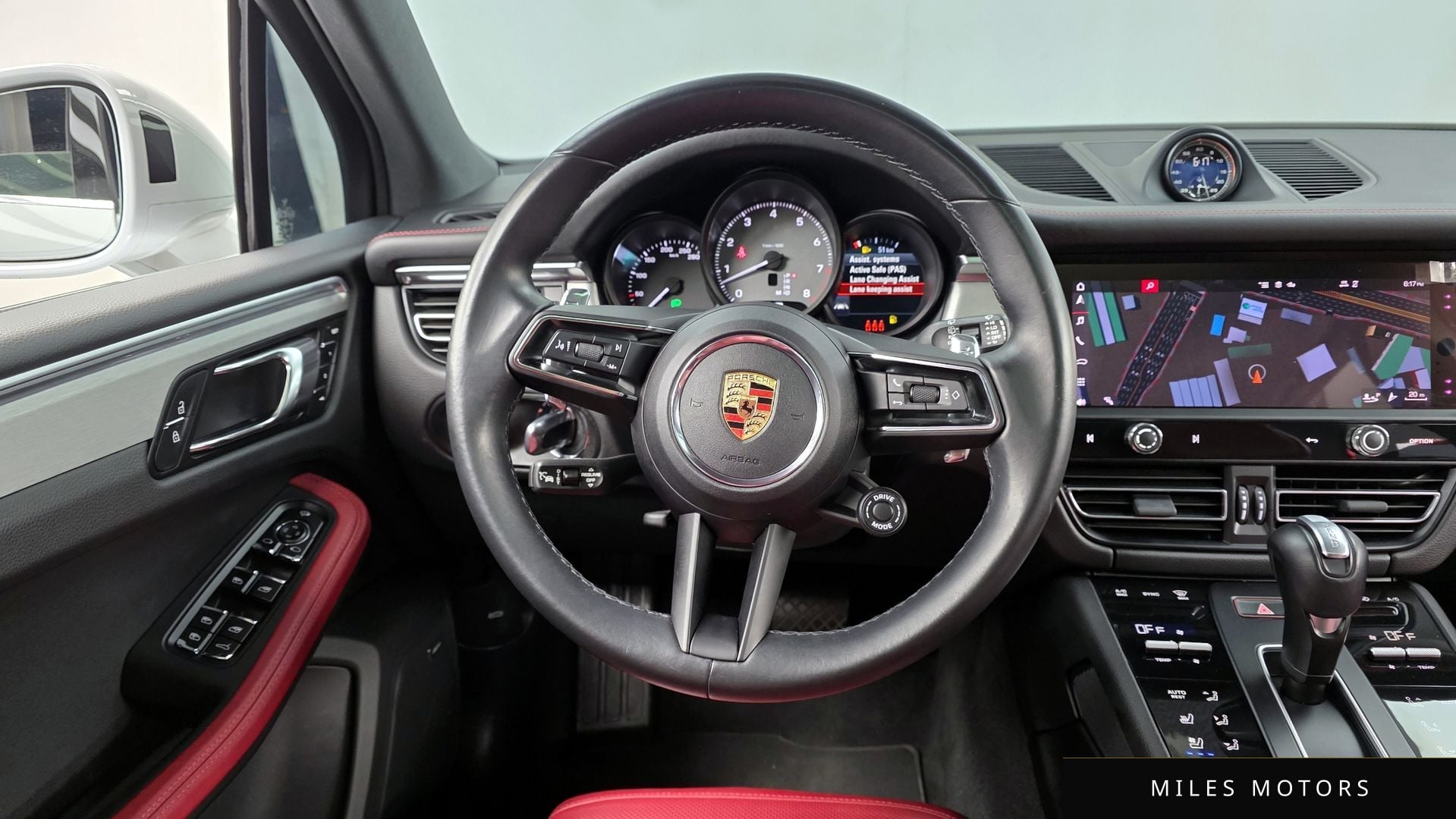 Porsche 마칸 2023 — миниатюра 13