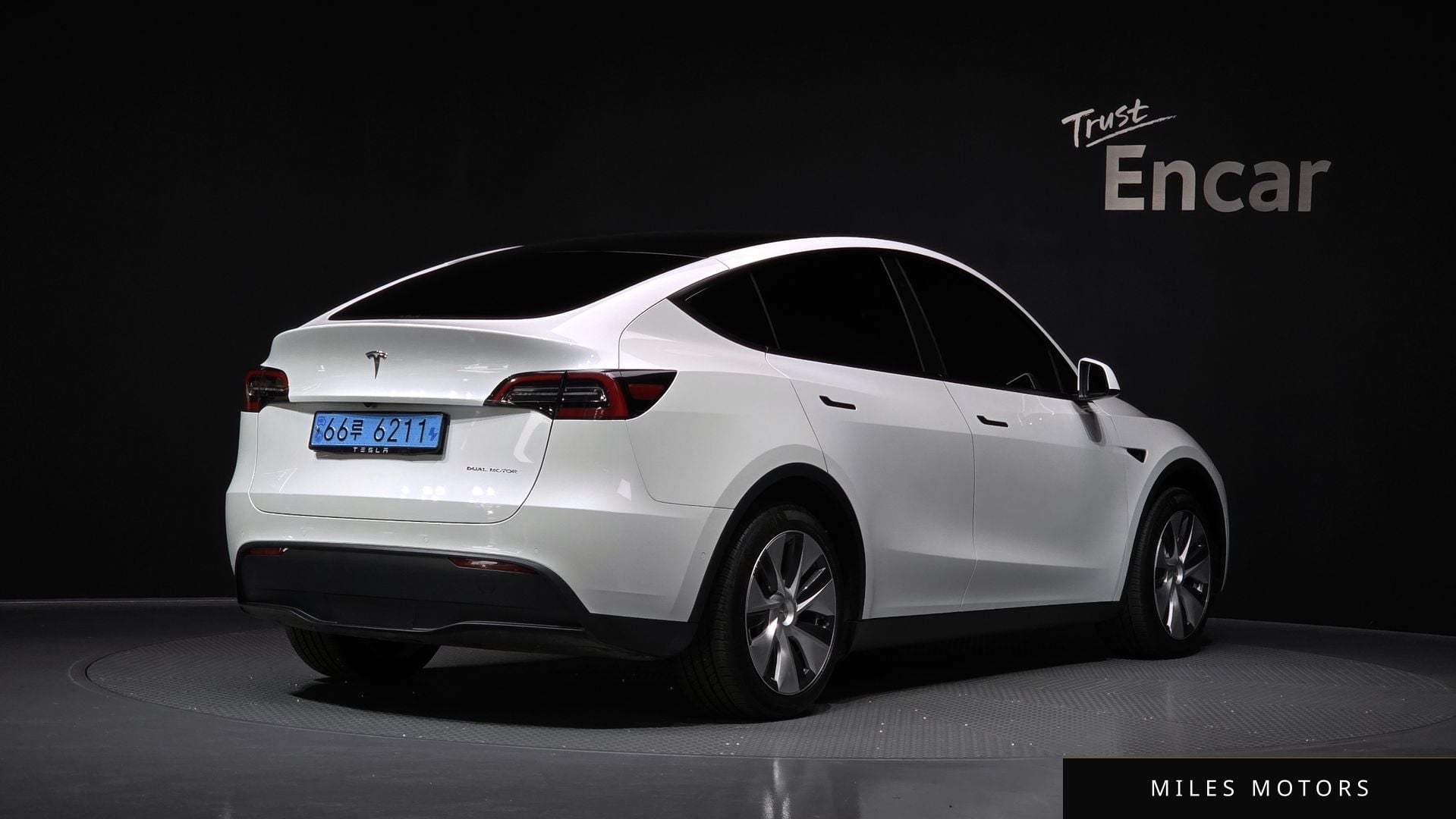 Tesla 모델 Y 2022 — миниатюра 2