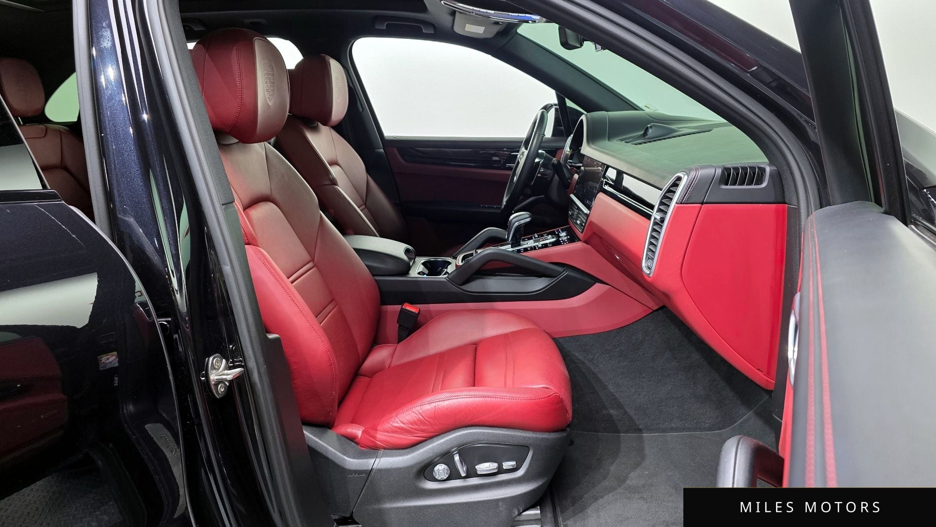 Porsche Cayenne 2020 — миниатюра 11