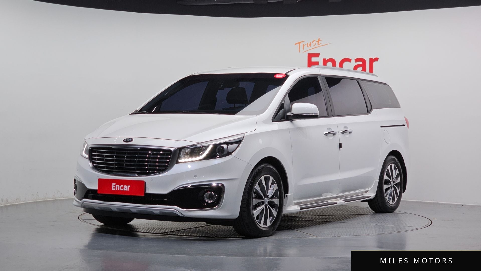Kia Canival 2018 — фото 1 из 12