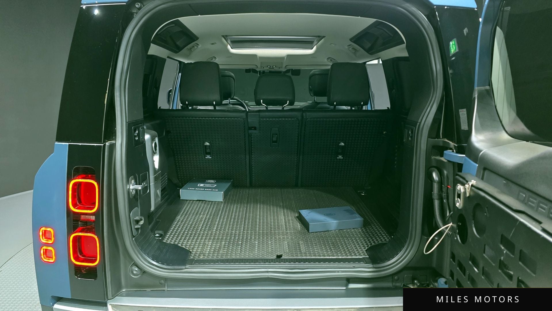 Land Rover 디펜더 (L663) 2022 — миниатюра 20