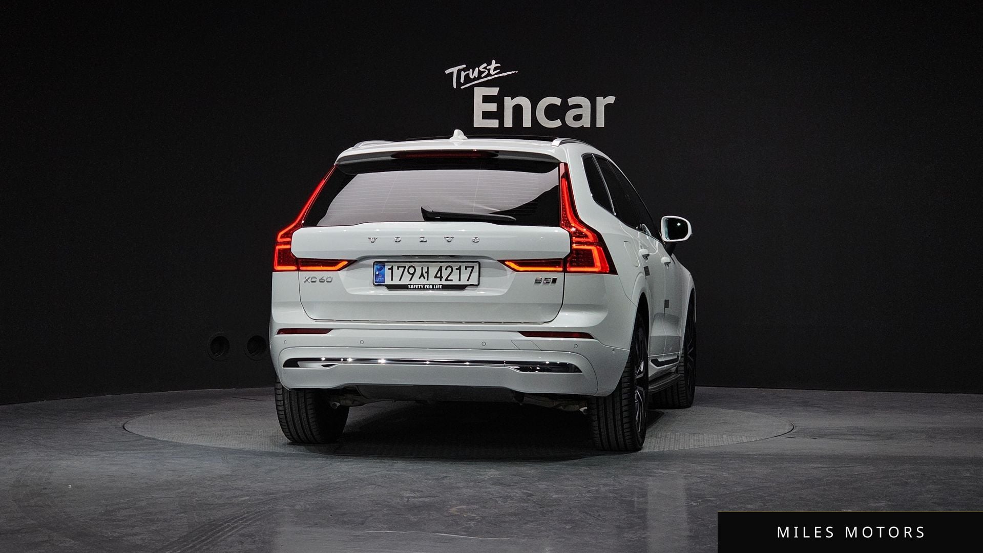 Volvo XC60 2023 — миниатюра 4