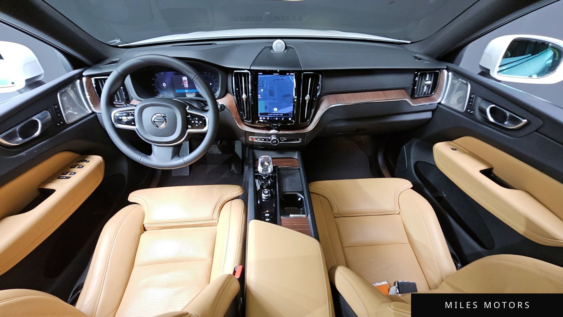 Volvo XC60 2023 — миниатюра 7