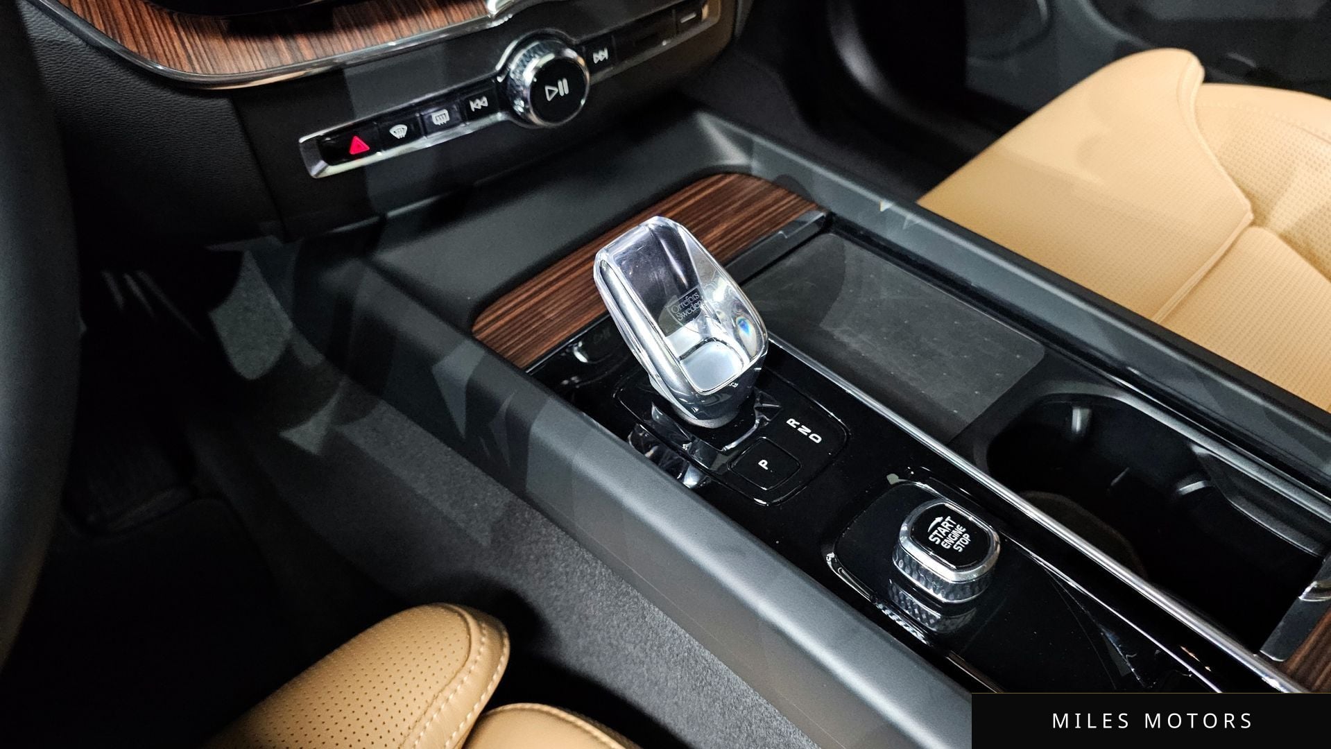 Volvo XC60 2023 — миниатюра 9