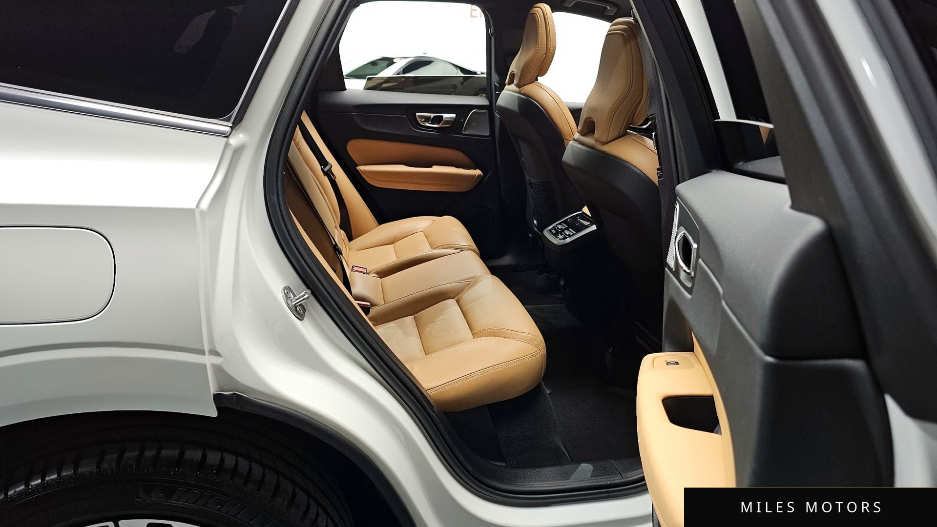 Volvo XC60 2023 — миниатюра 12