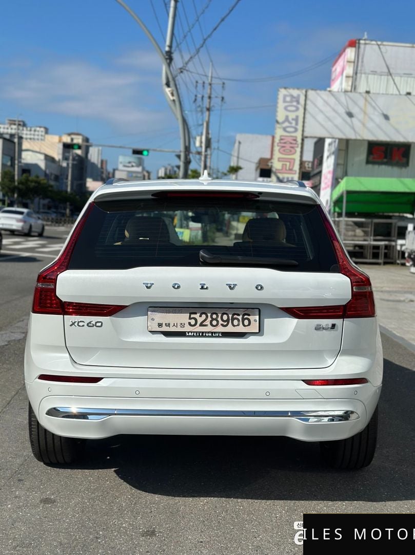 Volvo XC60 2025 — миниатюра 4