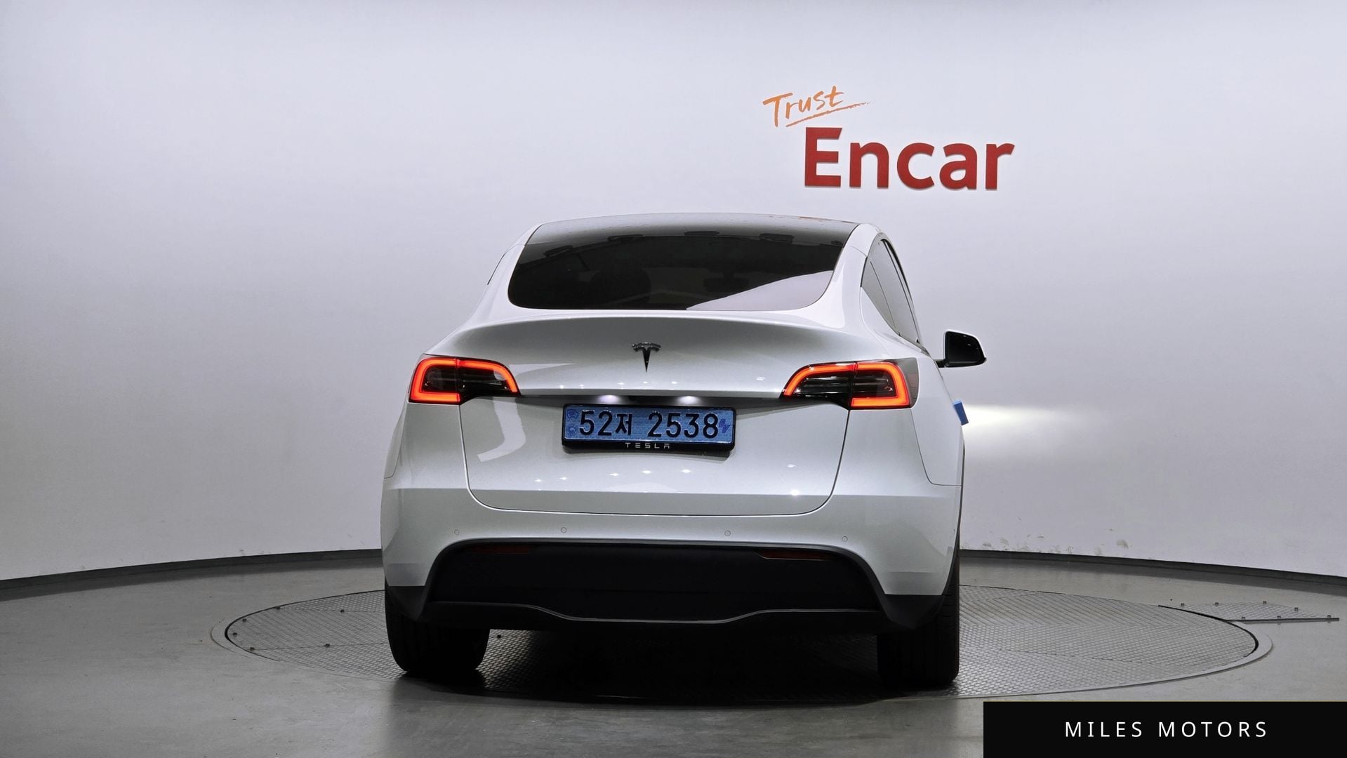 Tesla Model Y 2022 — миниатюра 4