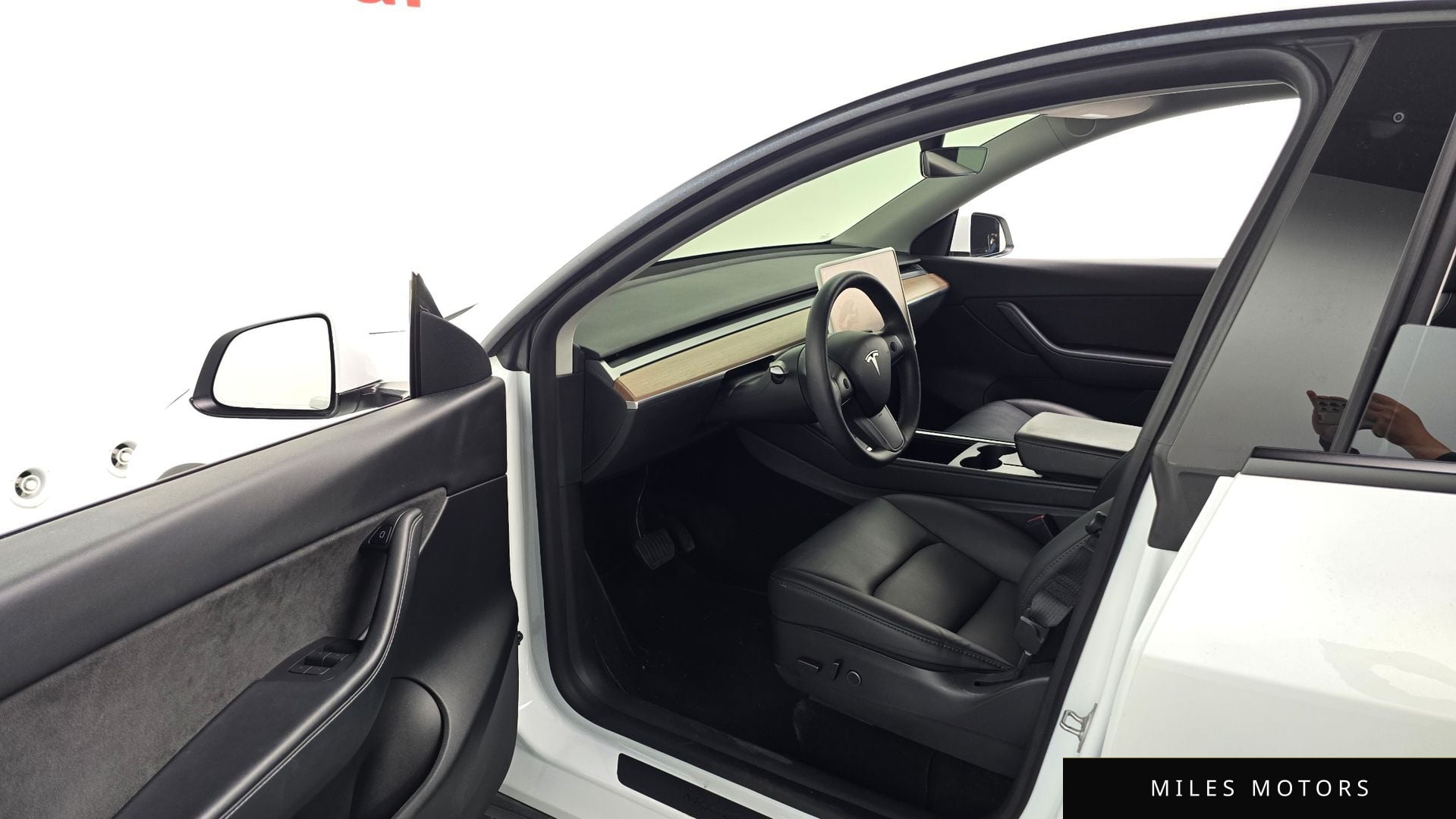 Tesla Model Y 2022 — миниатюра 11