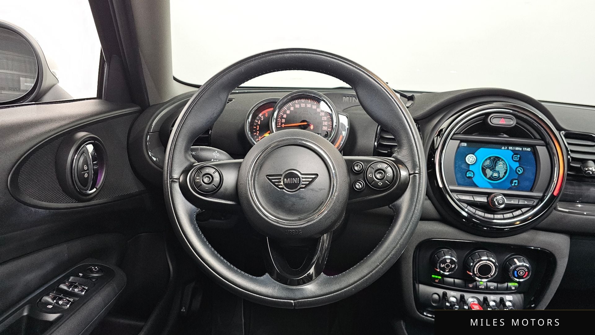 MINI 쿠퍼 D 클럽맨 2019 — миниатюра 13