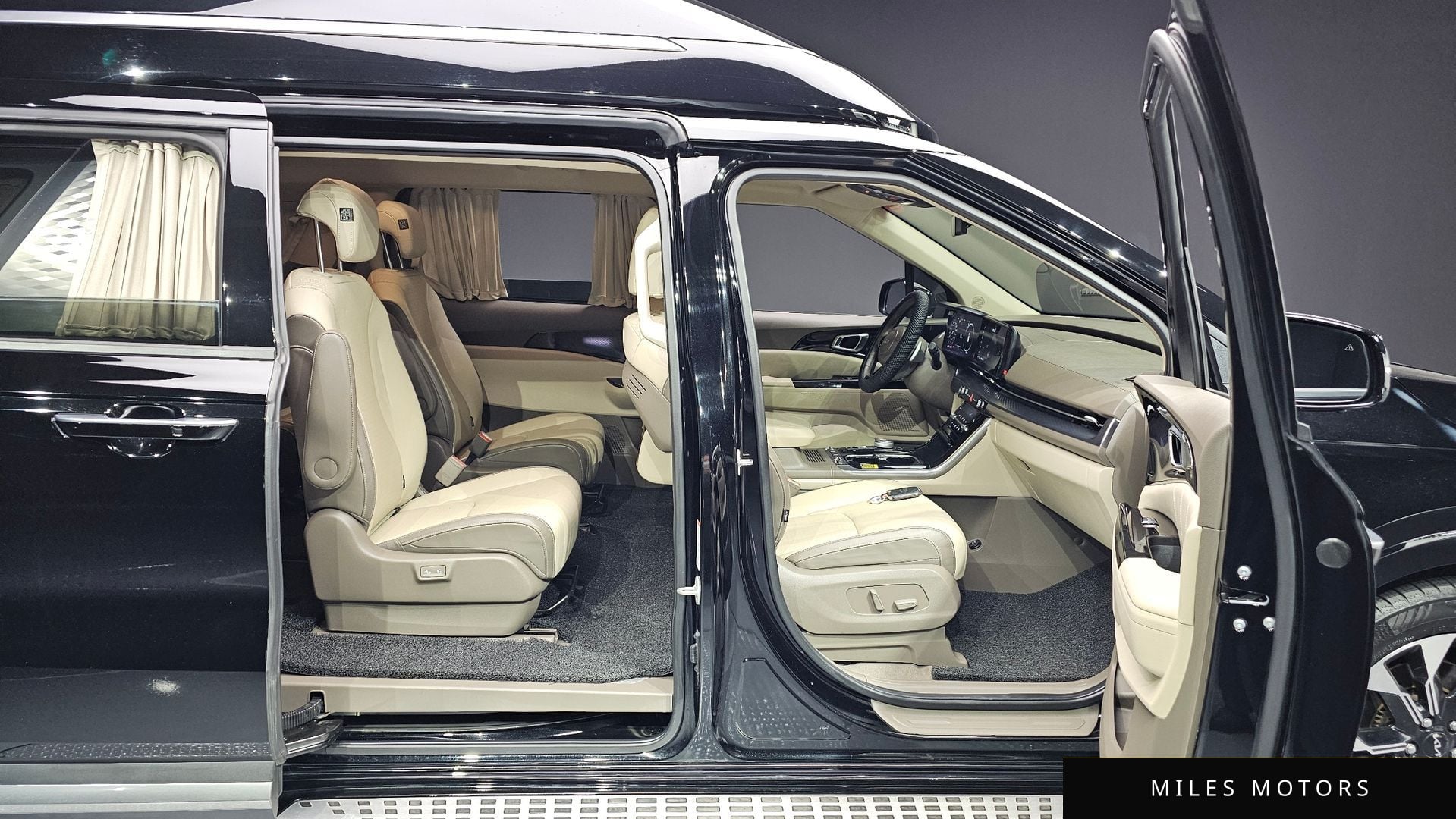 Kia Carnival 2023 — миниатюра 11