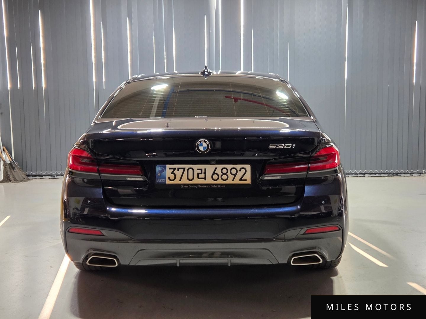 BMW 5 Series (G30) 2022 — миниатюра 4