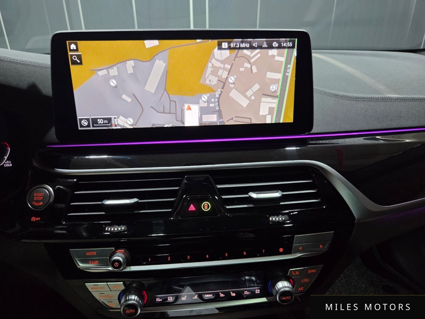 BMW 5 Series (G30) 2022 — миниатюра 10
