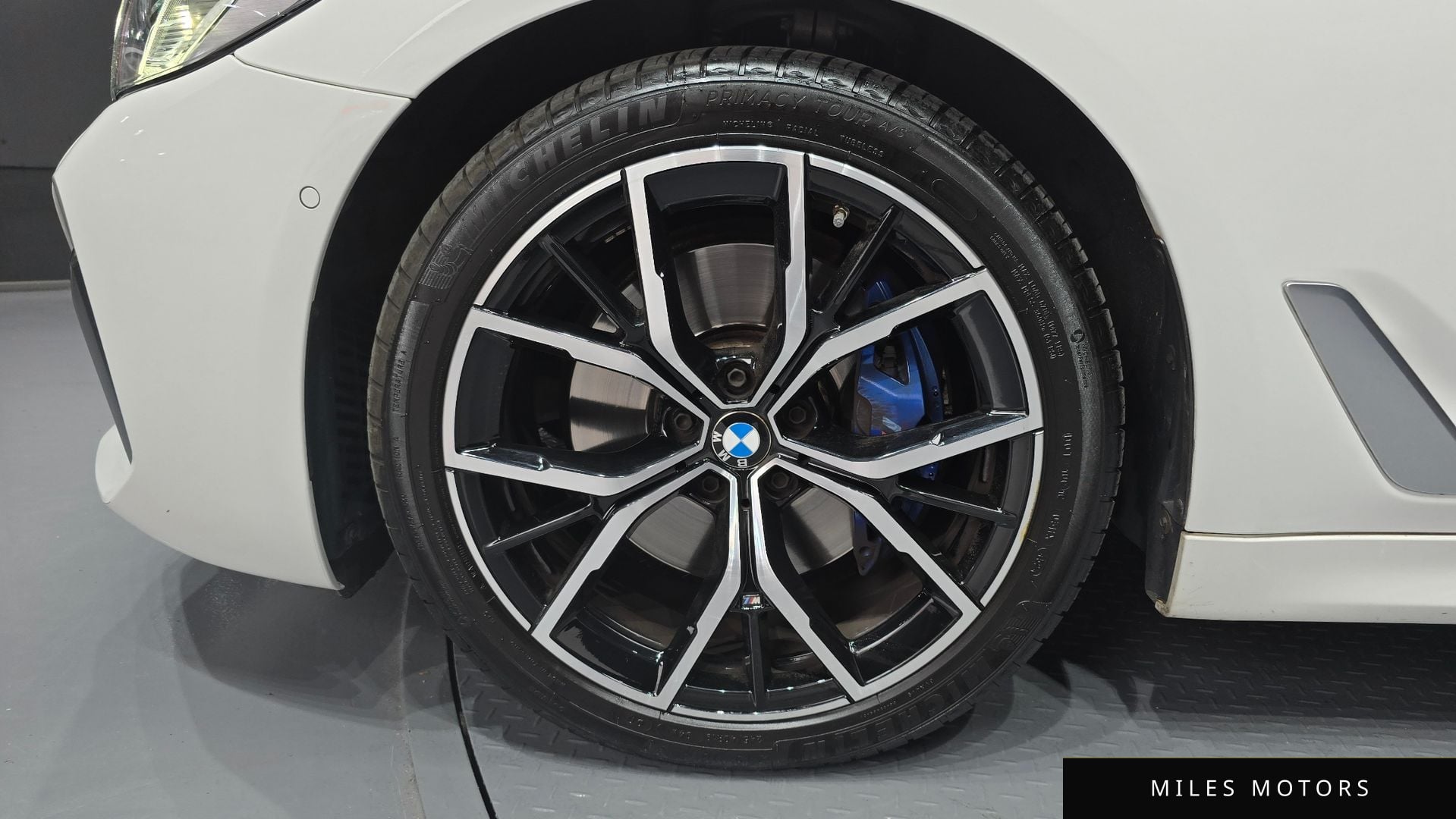 BMW 5 Series (G30) 2022 — миниатюра 5