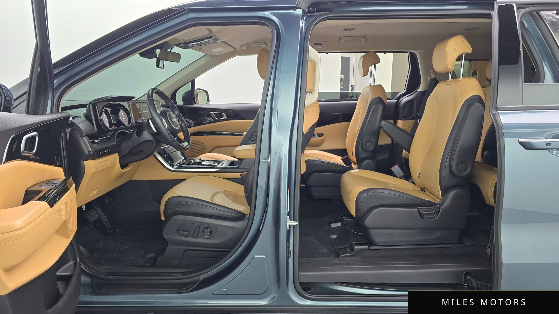 Kia Carnival 2023 — миниатюра 10