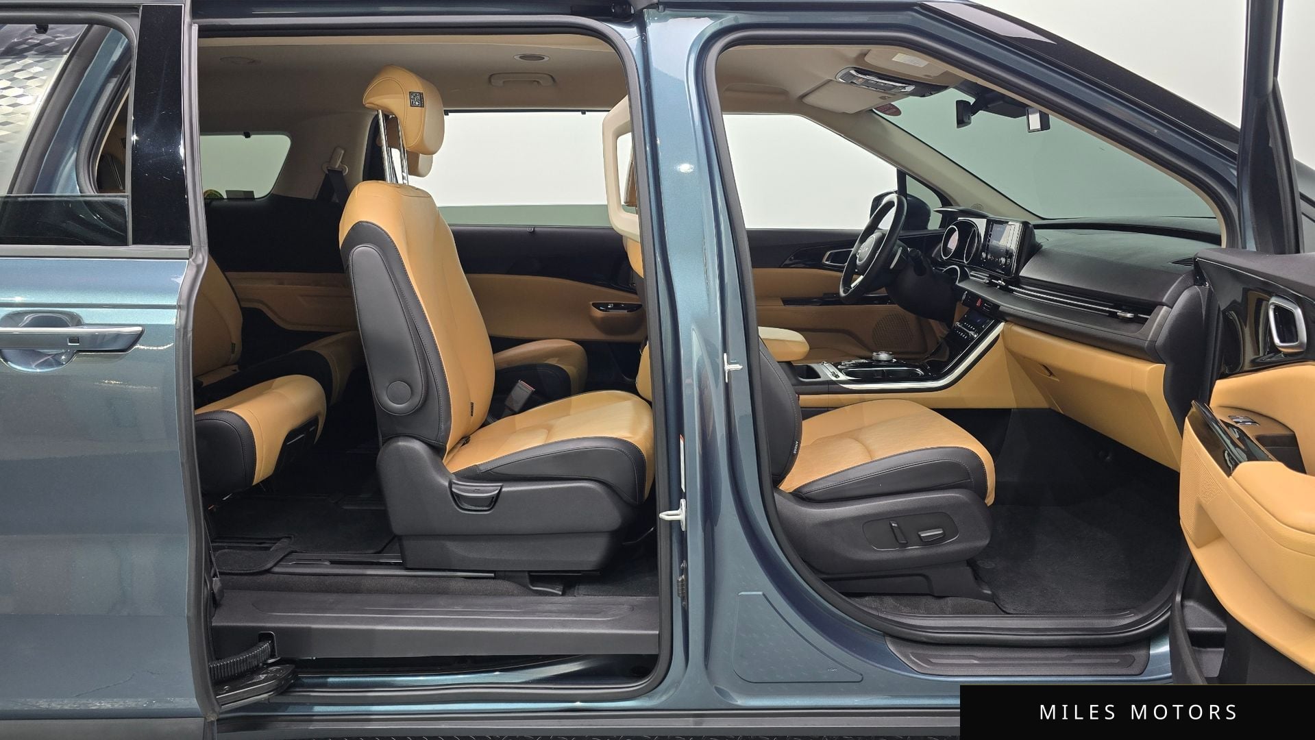 Kia Carnival 2023 — миниатюра 11
