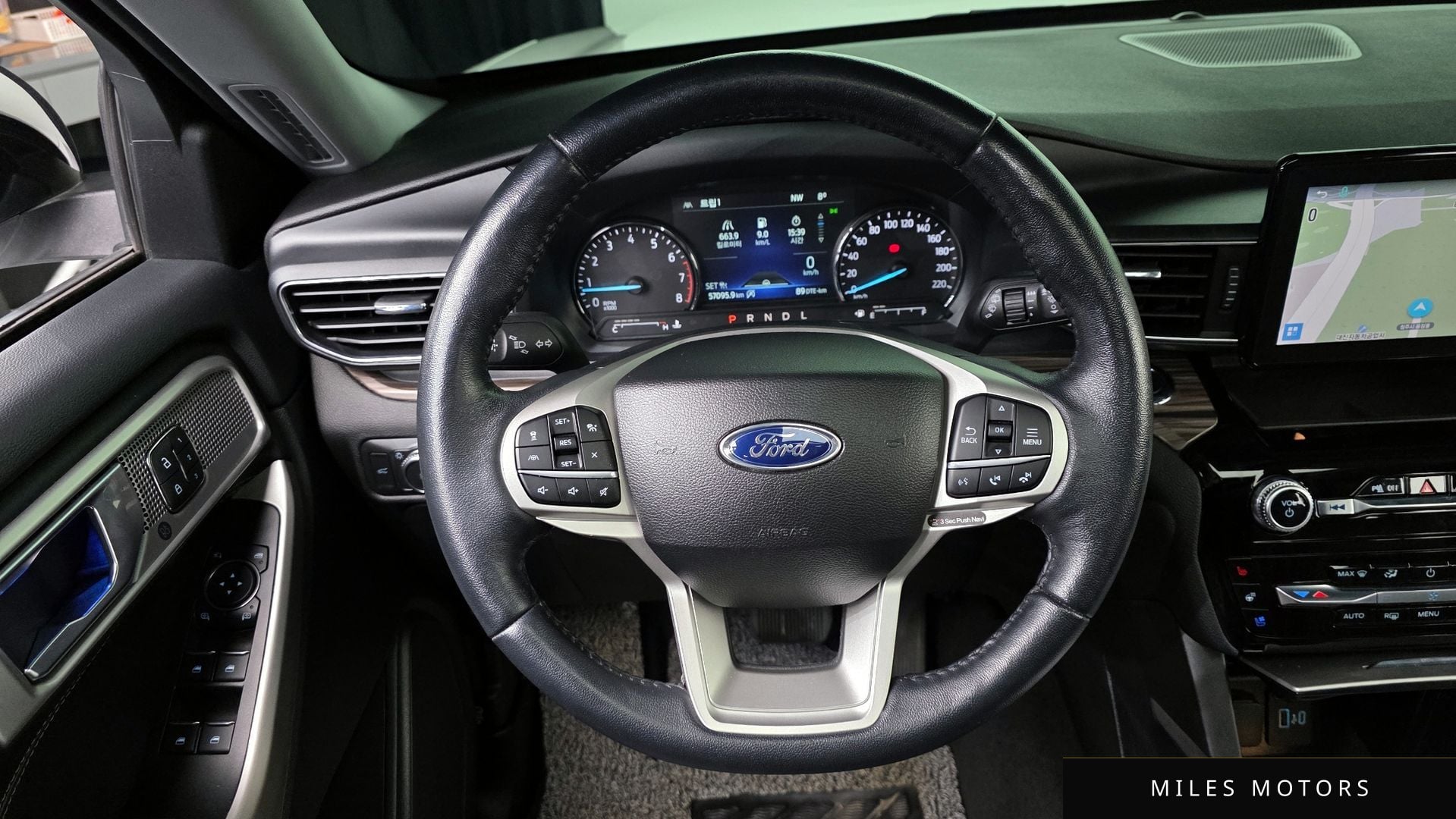 Ford 익스플로러 2022 — миниатюра 15