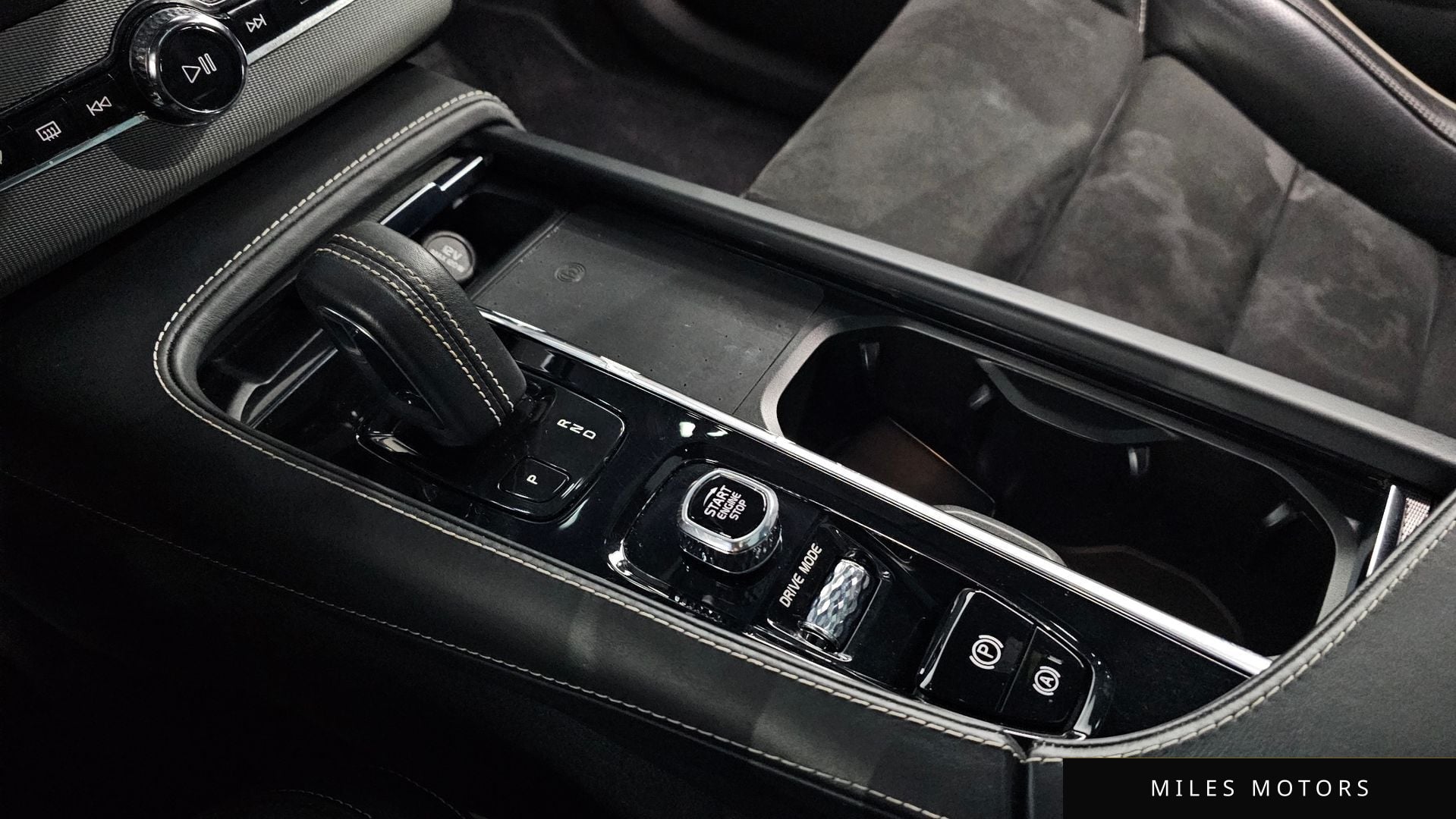 Volvo XC90 2021 — миниатюра 9